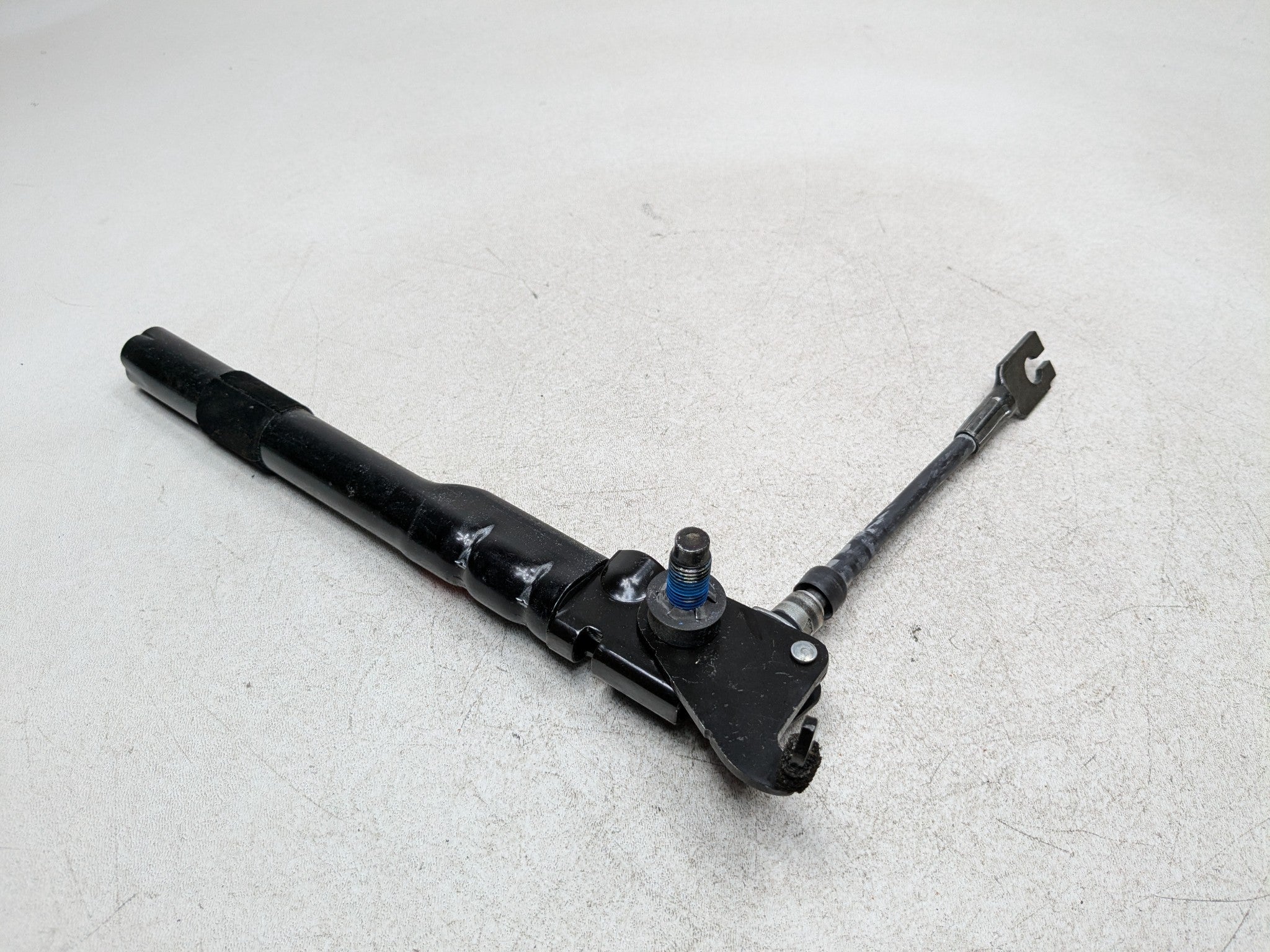 2011 - 2013 HYUNDAI SONATA OEM SEAT BELT TENSIONER BUCKLE FRONT LEFT DRIVER SIDE