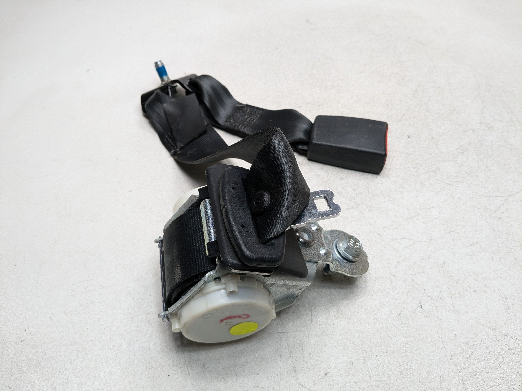 2011 - 2013 HYUNDAI SONATA OEM SEAT BELT RETRACTOR WITH BUCKLE REAR RIGHT SIDE