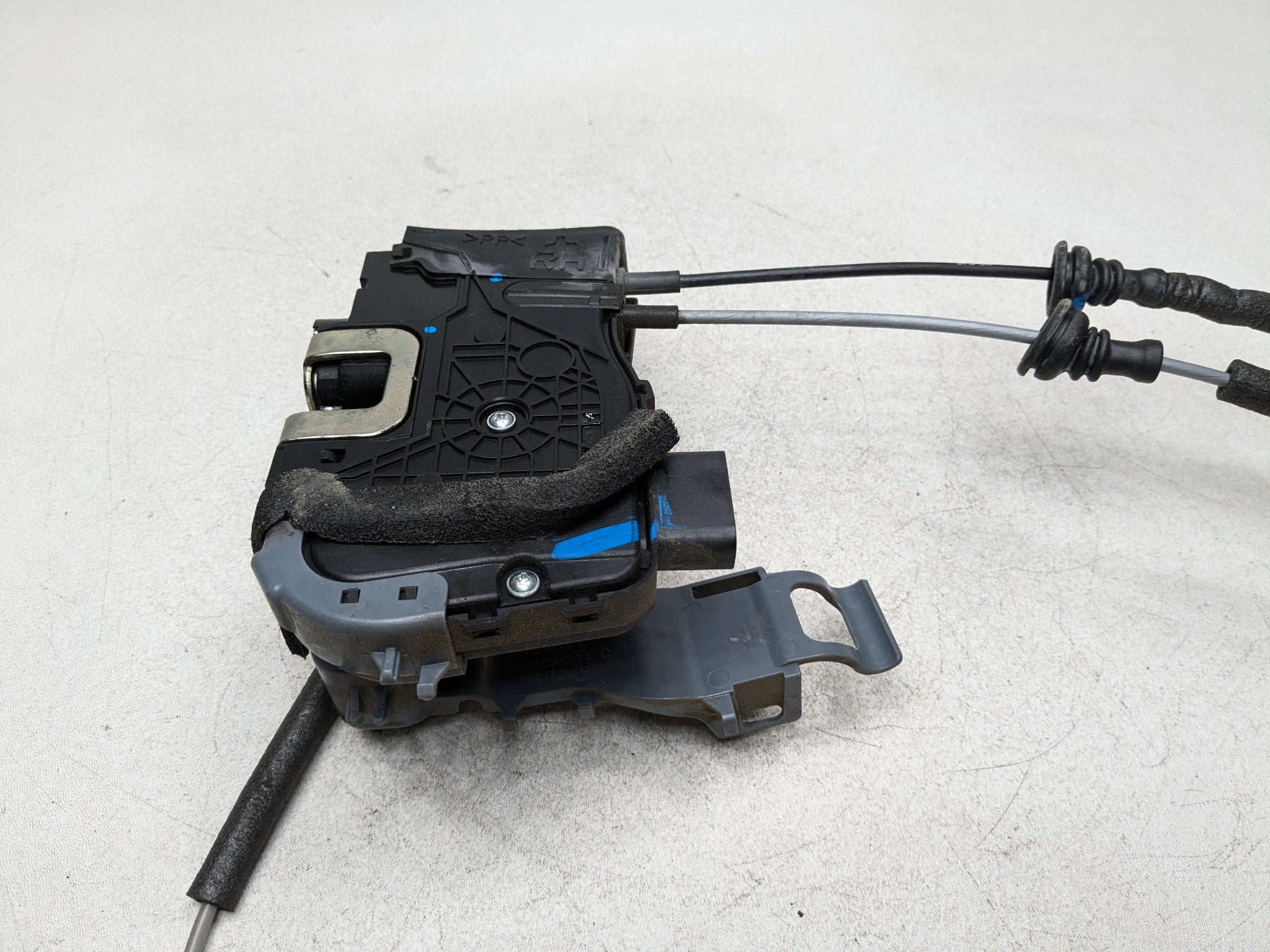 2011 - 2013 HYUNDAI SONATA OEM DOOR LOCK LATCH RELEASE ACTUATOR FRONT RIGHT SIDE