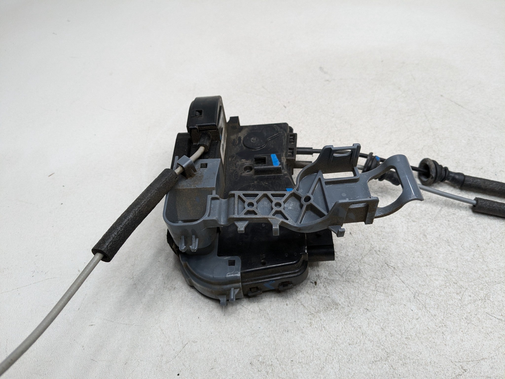 2011 - 2013 HYUNDAI SONATA OEM DOOR LOCK LATCH RELEASE ACTUATOR FRONT LEFT SIDE