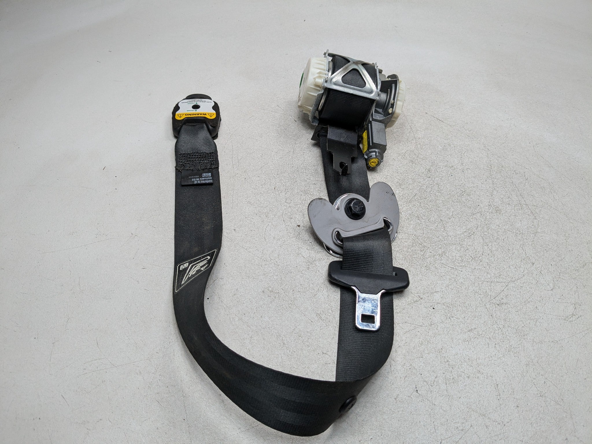 2011 - 2013 HYUNDAI SONATA OEM SEAT BELT RETRACTOR ASSEMBLY FRONT RIGHT SIDE