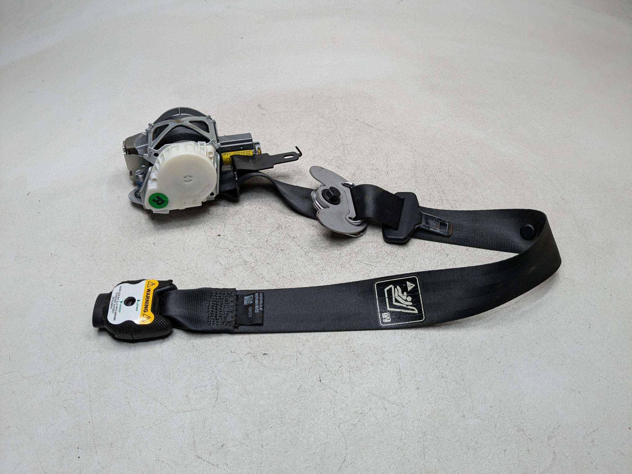 2011 - 2013 HYUNDAI SONATA OEM SEAT BELT RETRACTOR ASSEMBLY FRONT RIGHT SIDE