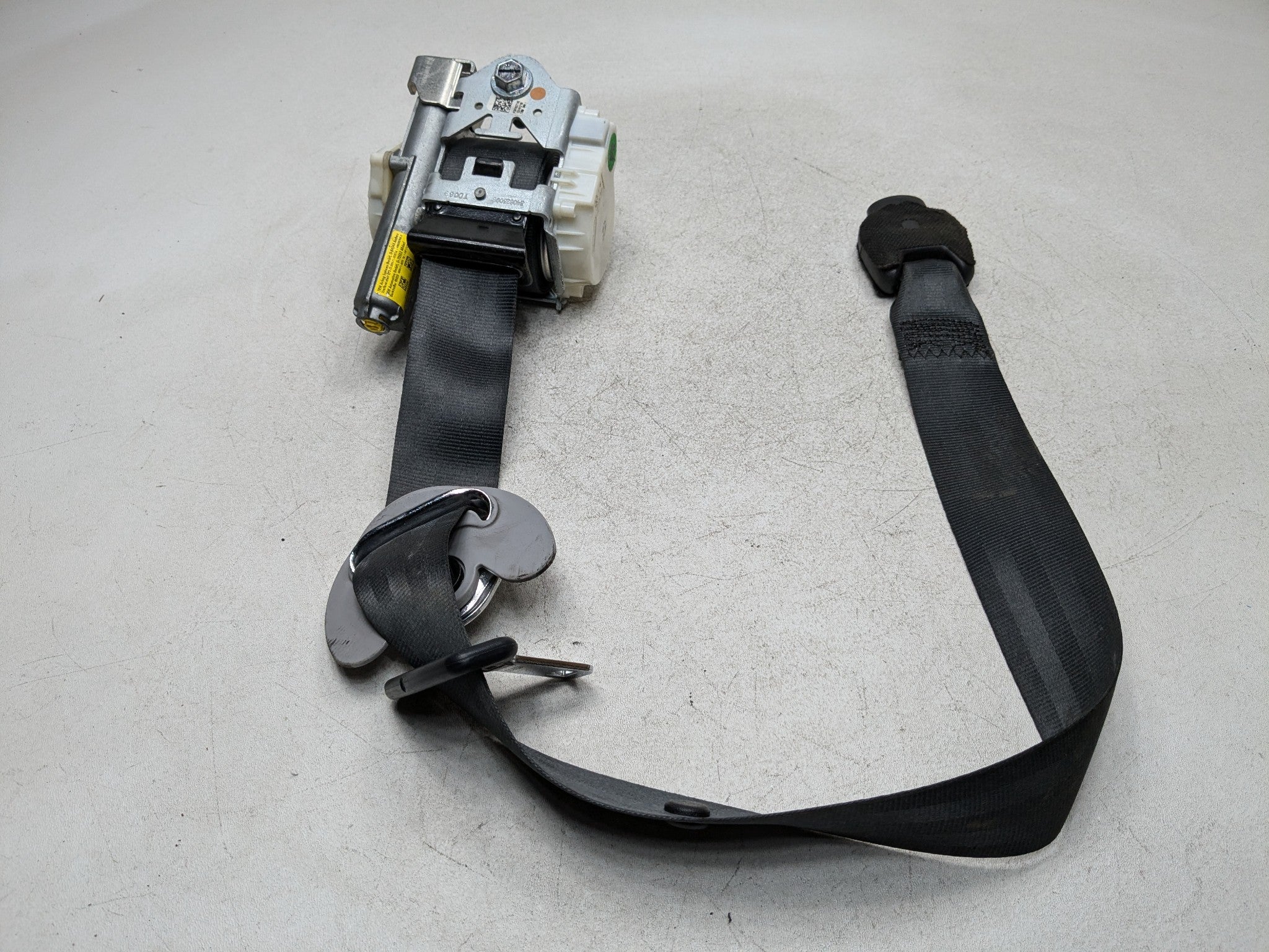 2011 - 2013 HYUNDAI SONATA OEM SEAT BELT RETRACTOR ASSEMBLY FRONT RIGHT SIDE
