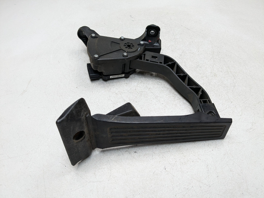11 - 13 HYUNDAI SONATA OEM THROTTLE GAS ACCELERATOR PEDAL SENSOR ASSEMBLY BLACK