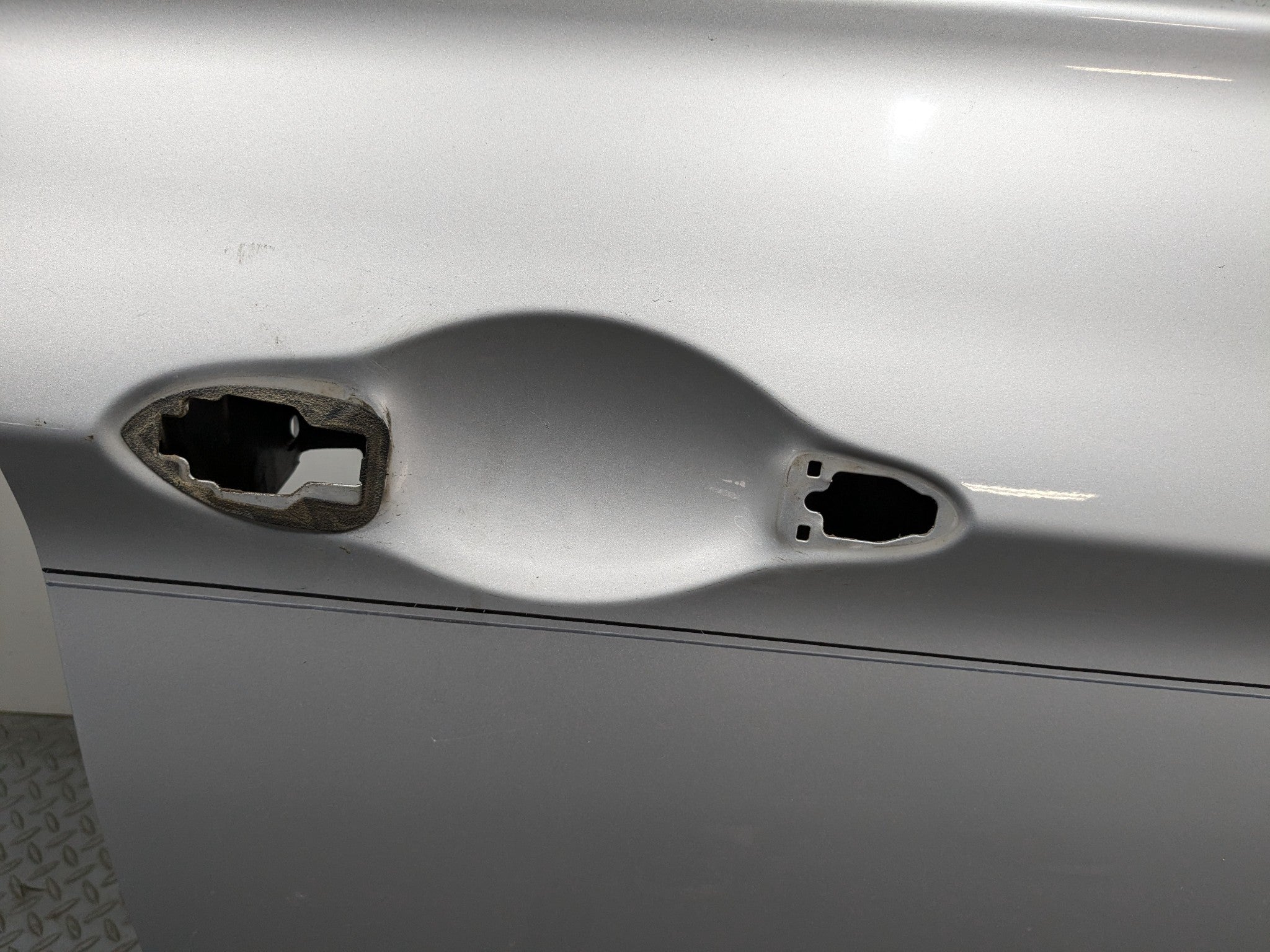 2011 - 2013 HYUNDAI SONATA OEM DOOR SHELL PANEL RADIANT SILVER FRONT RIGHT SIDE