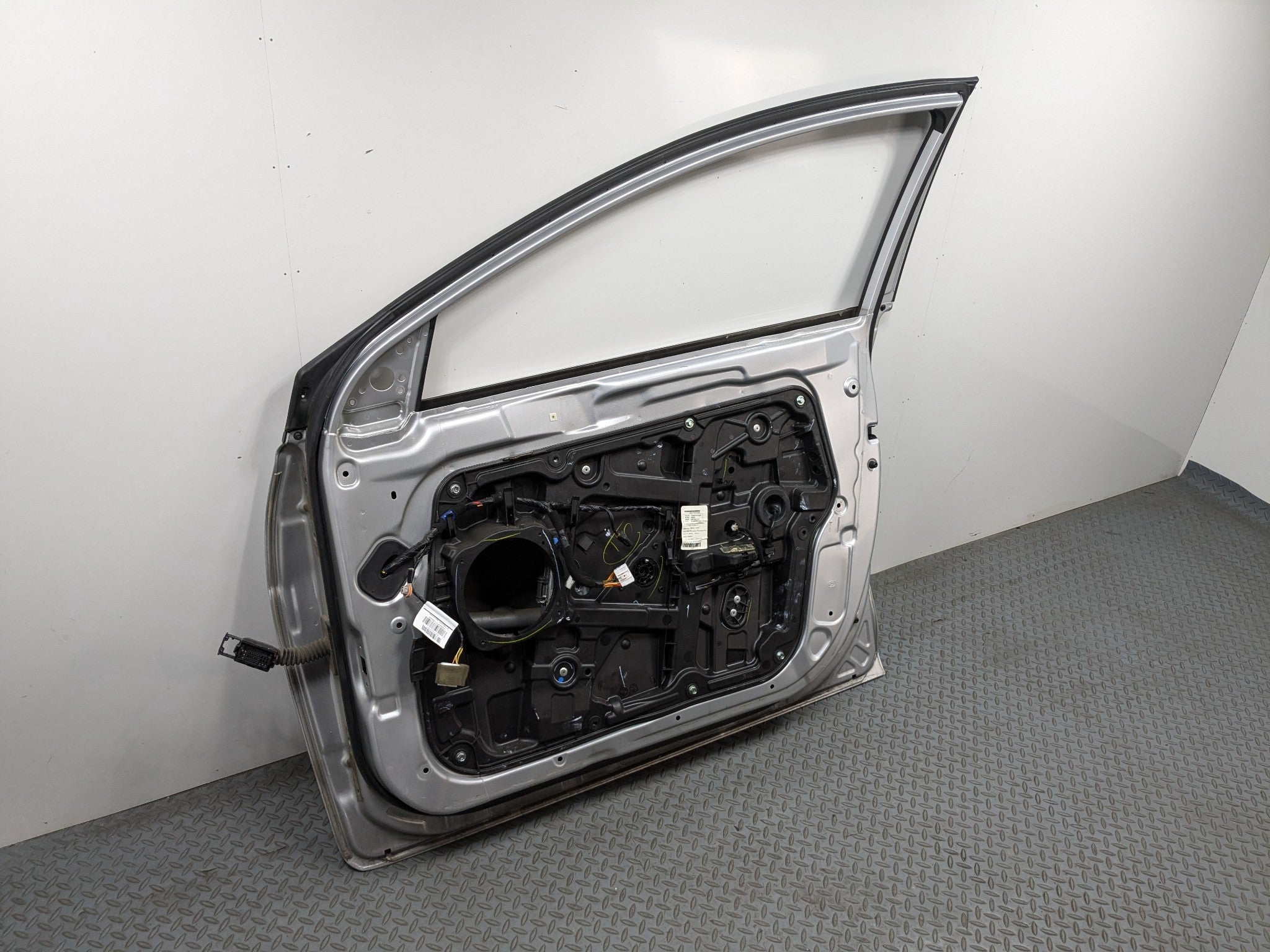 2011 - 2013 HYUNDAI SONATA OEM DOOR SHELL PANEL RADIANT SILVER FRONT RIGHT SIDE
