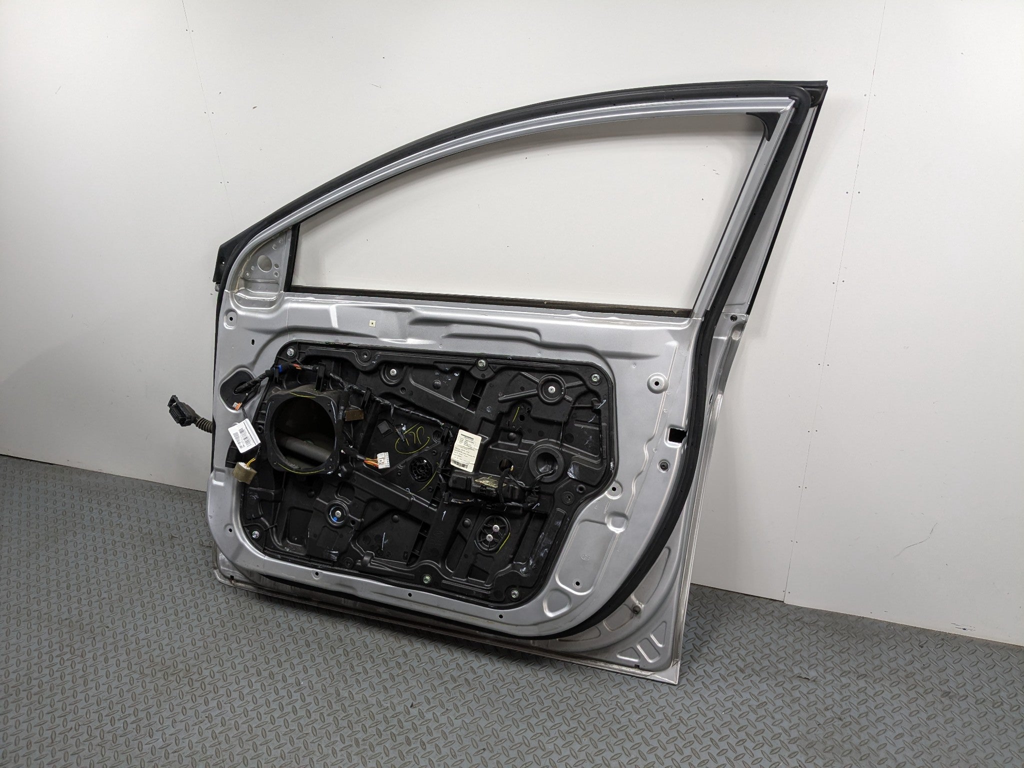 2011 - 2013 HYUNDAI SONATA OEM DOOR SHELL PANEL RADIANT SILVER FRONT RIGHT SIDE