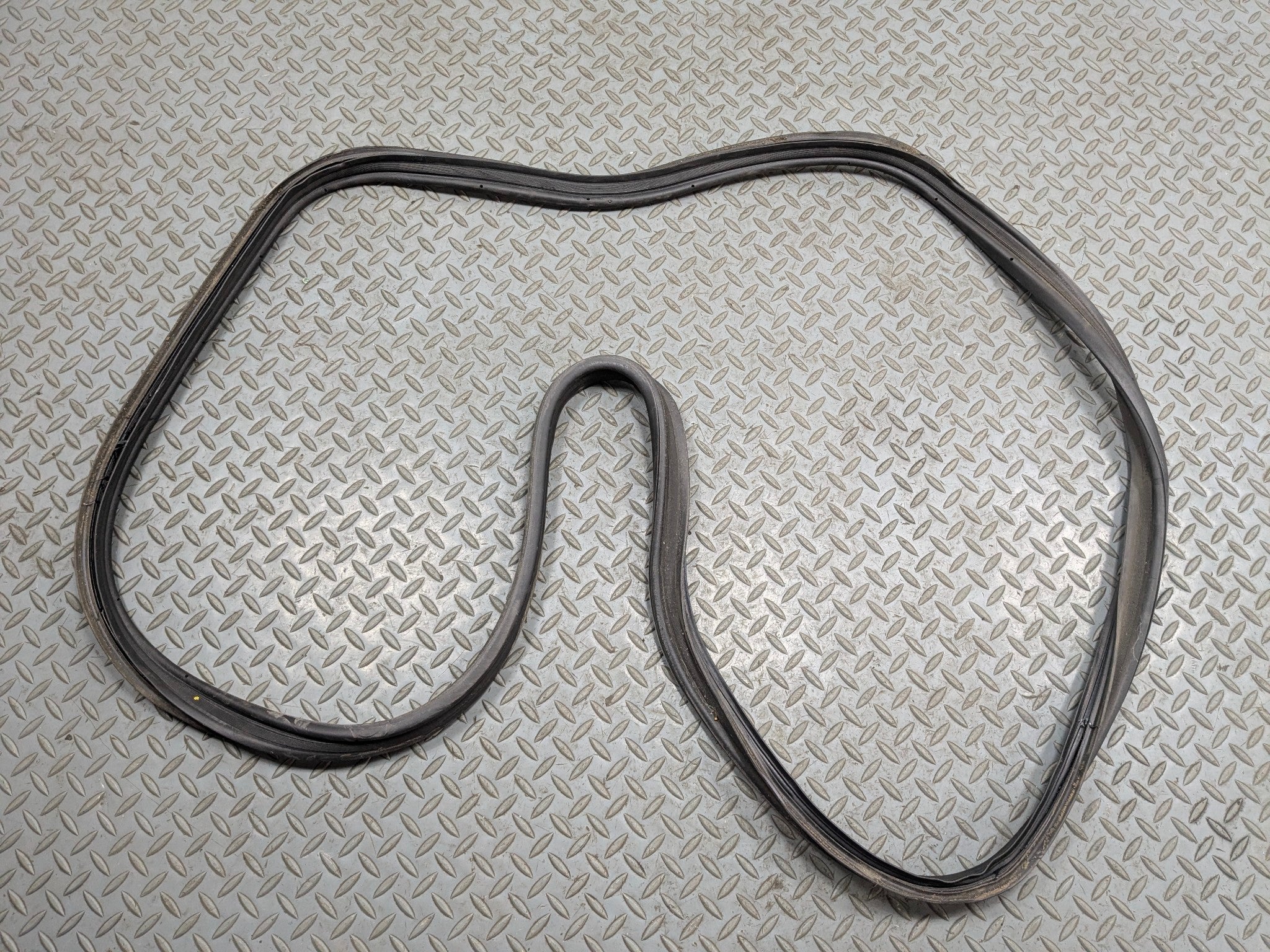 2011 - 2013 HYUNDAI SONATA OEM DOOR SEAL WEATHER STRIPPING RUBBER REAR TRUNK