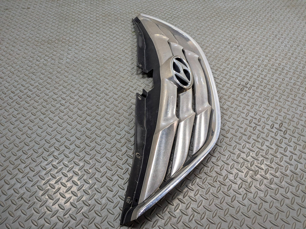 2011 - 2013 HYUNDAI SONATA OEM GRILLE WITH EMBLEM FRONT CENTER UPPER BUMPER