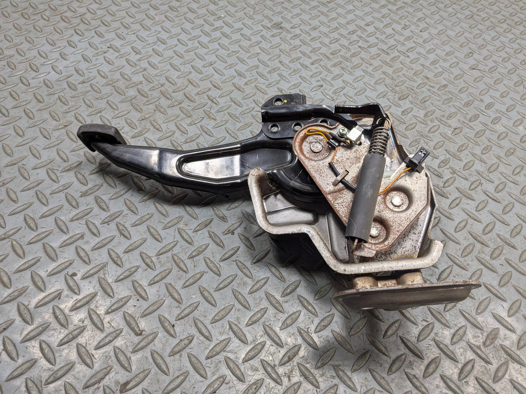 2011 - 2013 HYUNDAI SONATA OEM EMERGENCY BRAKE STOP FOOT PEDAL WITH BRACKET