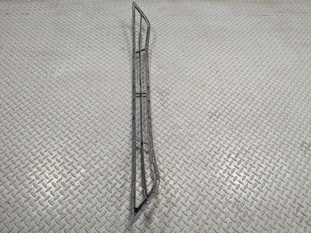 11 - 13 HYUNDAI SONATA OEM GRILLE TRIM PANEL ASSEMBLY FRONT LOWER CENTER SIDE