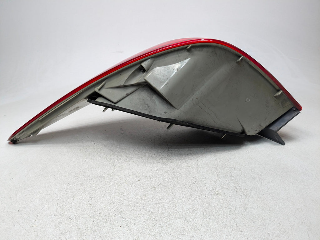 2011 - 2013 HYUNDAI SONATA OEM OUTER QUARTER PANEL MOUNTED TAIL LIGHT REAR LEFT