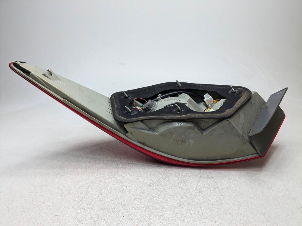 2011 - 2013 HYUNDAI SONATA OEM OUTER QUARTER PANEL MOUNTED TAIL LIGHT REAR LEFT