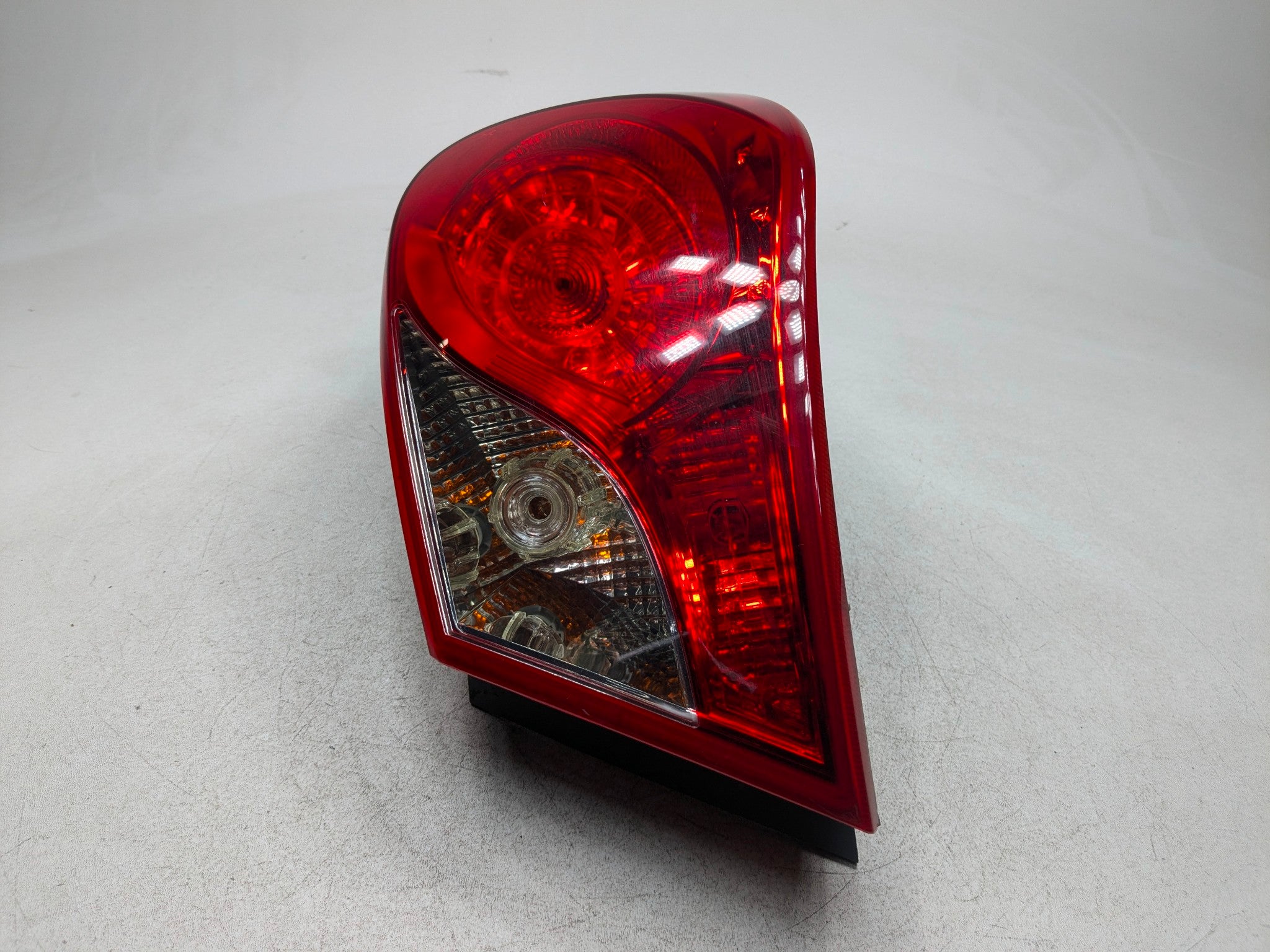 11 - 13 HYUNDAI SONATA OEM TAILLIGHT ASSEMBLY QUARTER PANEL MOUNTED RIGHT SIDE