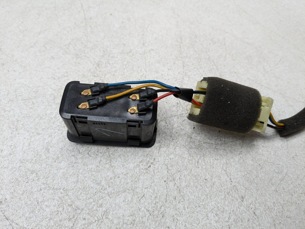 11 - 13 HYUNDAI SONATA OEM GAS FUEL DOOR AND TRUNK OPEN RELEASE CONTROL SWITCH