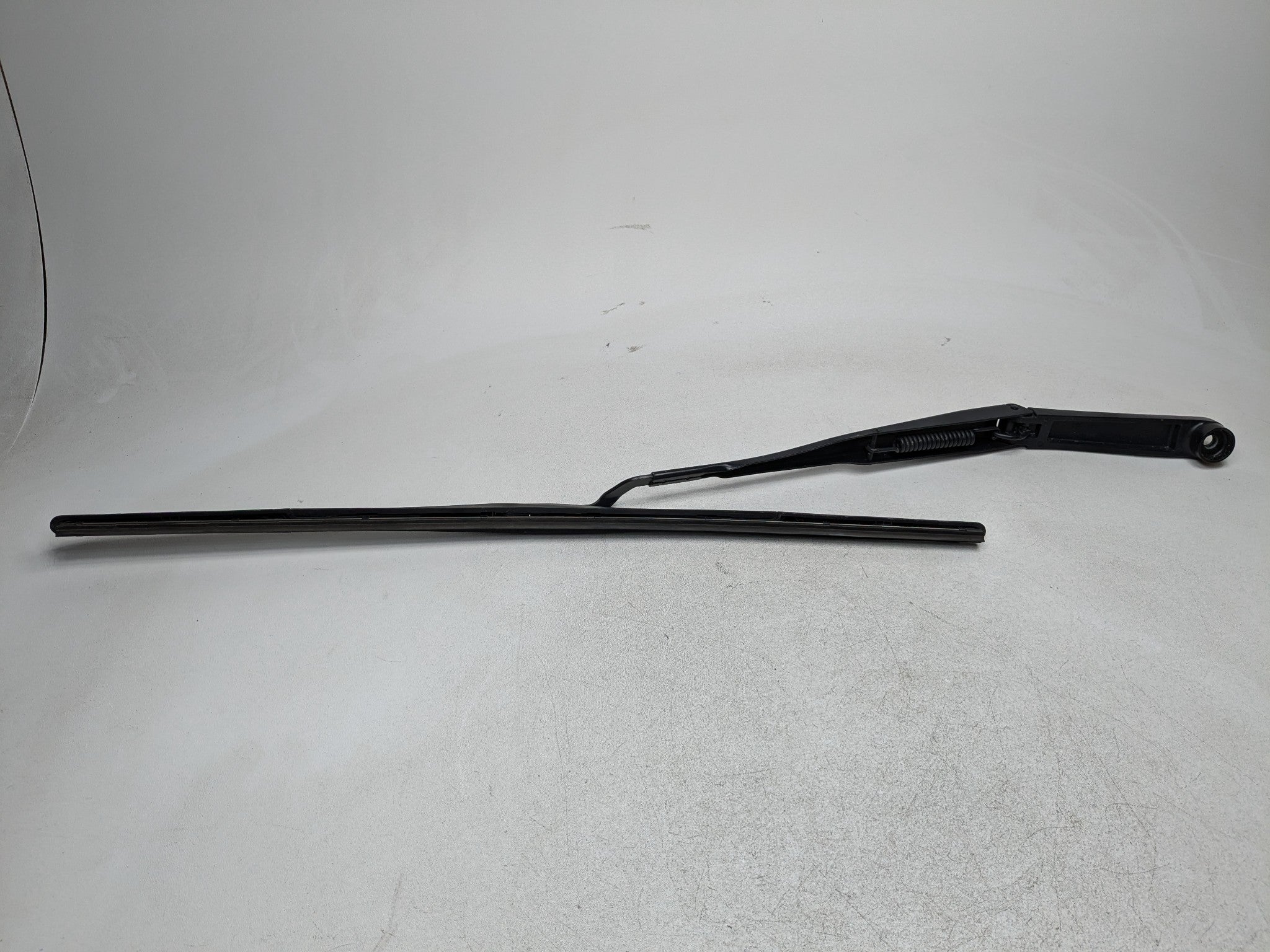 2011 - 2013 HYUNDAI SONATA OEM WINDSHIELD WIPER ARM WITH BLADE FRONT LEFT SIDE