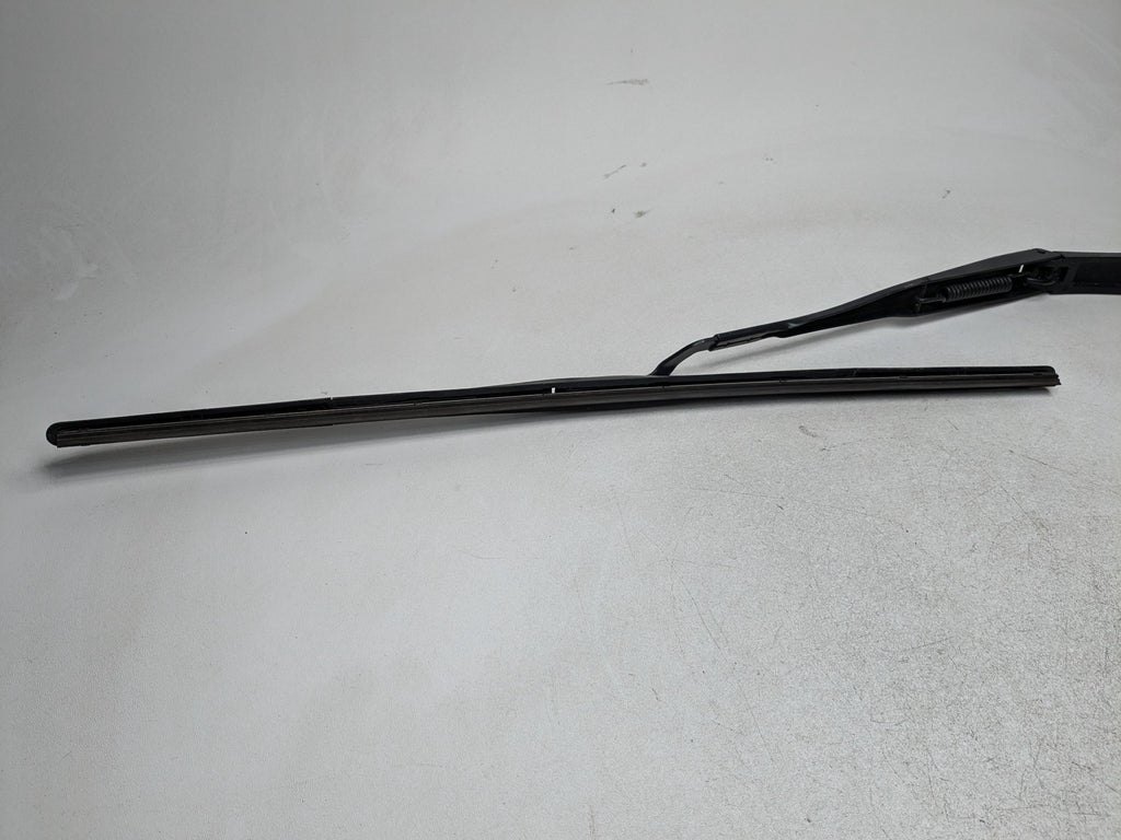 2011 - 2013 HYUNDAI SONATA OEM WINDSHIELD WIPER ARM WITH BLADE FRONT LEFT SIDE