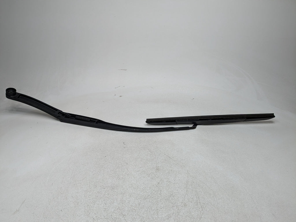2011 - 2013 HYUNDAI SONATA OEM WINDSHIELD WIPER ARM WITH BLADE FRONT RIGHT SIDE
