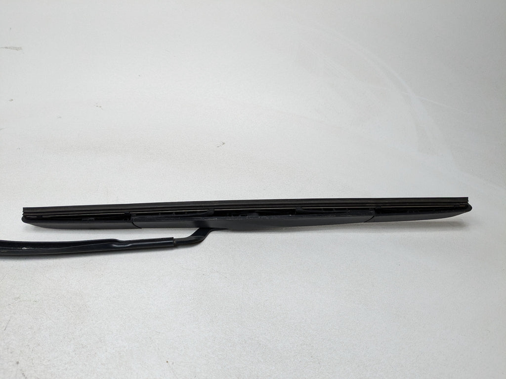 2011 - 2013 HYUNDAI SONATA OEM WINDSHIELD WIPER ARM WITH BLADE FRONT RIGHT SIDE