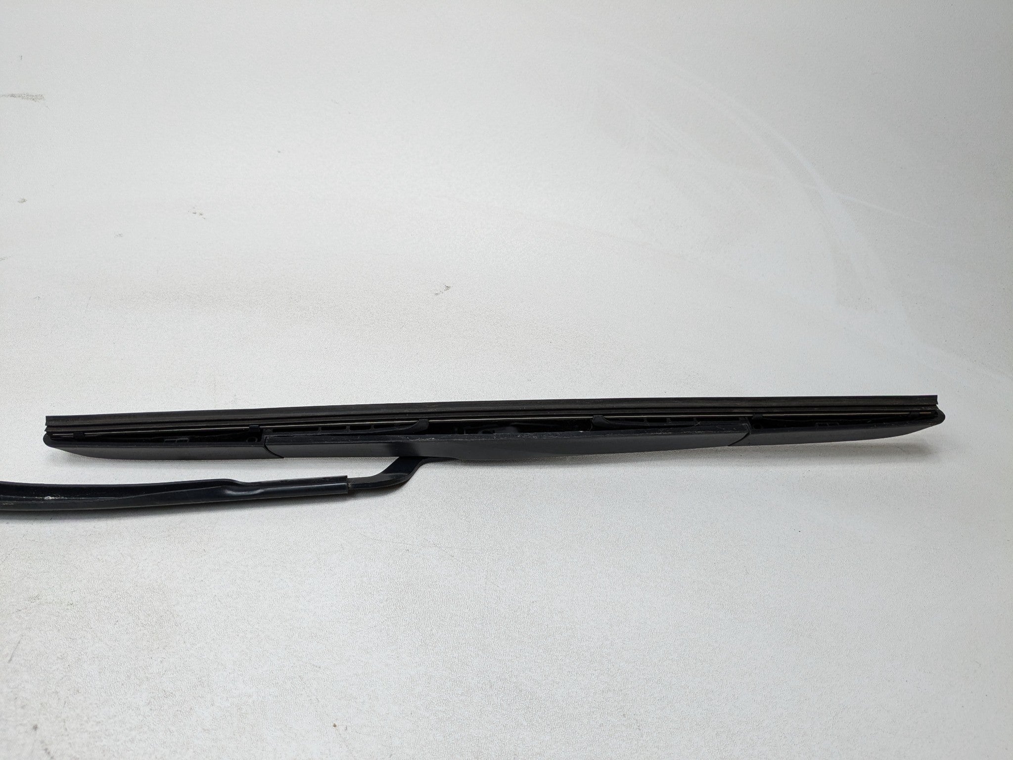 2011 - 2013 HYUNDAI SONATA OEM WINDSHIELD WIPER ARM WITH BLADE FRONT RIGHT SIDE