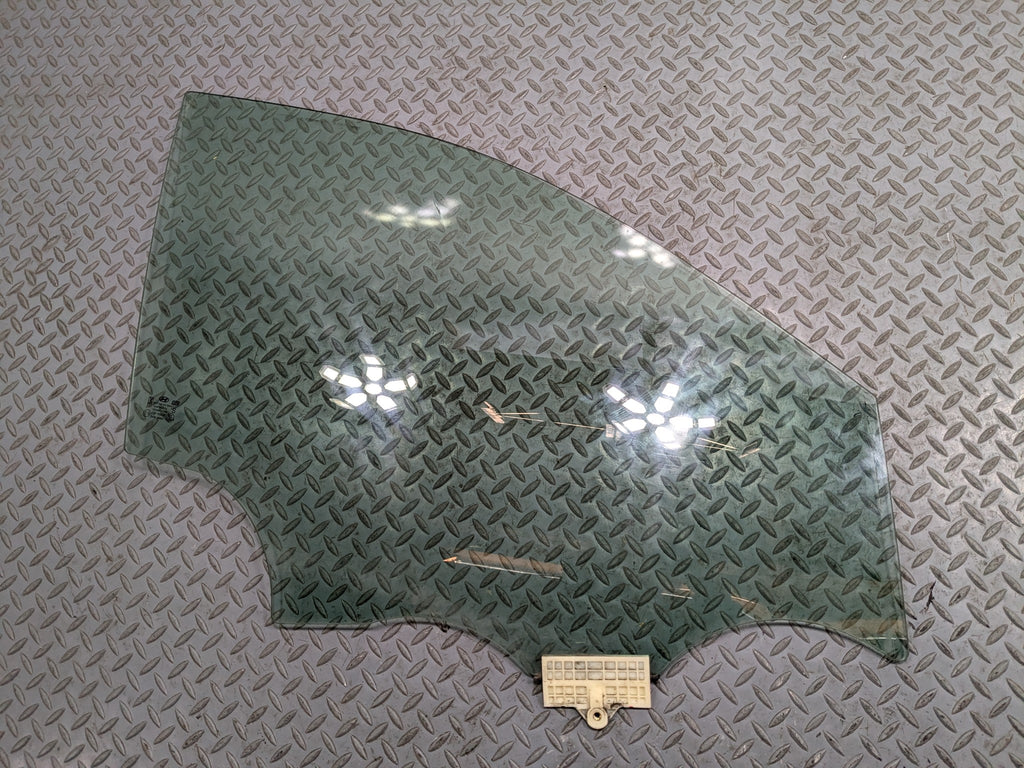 2013 - 2016 HYUNDAI SANTA FE OEM DOOR WINDOW GLASS FRONT RIGHT PASSENGER SIDE
