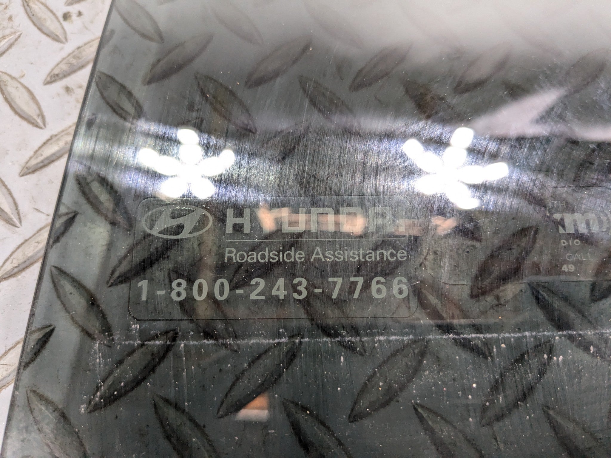 2013 - 2016 HYUNDAI SANTA FE OEM DOOR WINDOW GLASS WITH PRIVACY TINT REAR LEFT