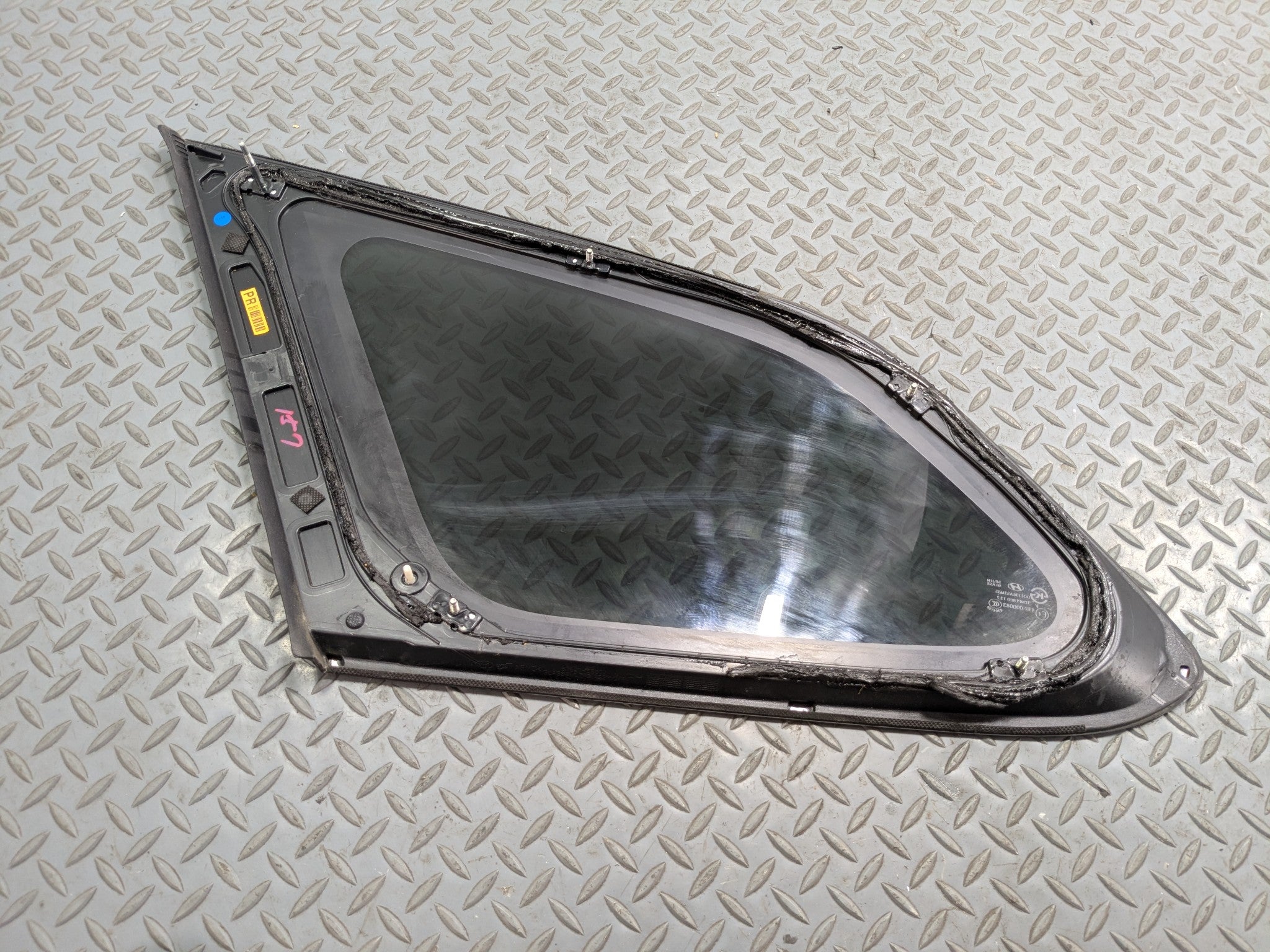2013 - 2016 HYUNDAI SANTA FE OEM QUARTER WINDOW GLASS REAR RIGHT PASSENGER SIDE