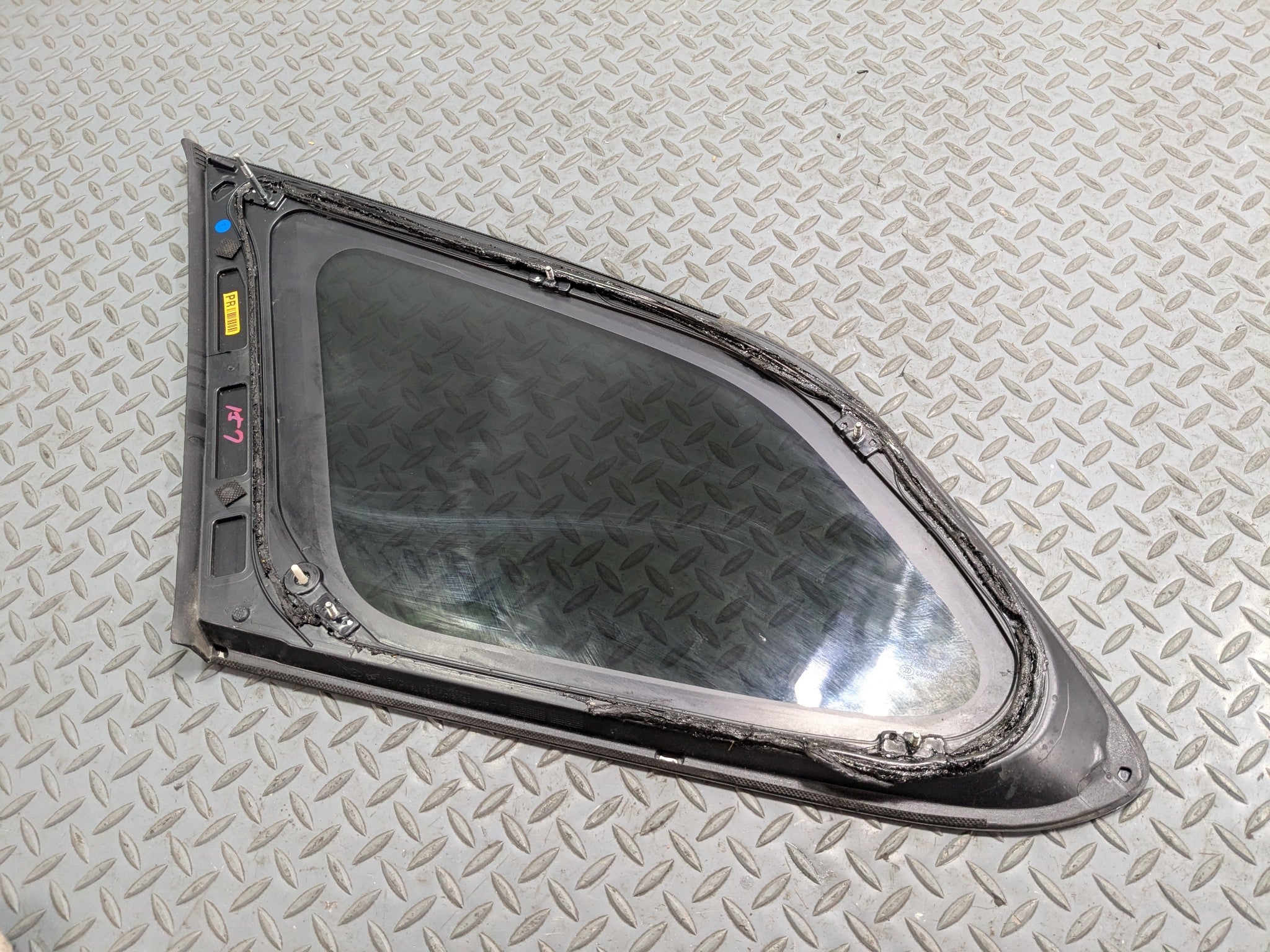 2013 - 2016 HYUNDAI SANTA FE OEM QUARTER WINDOW GLASS REAR RIGHT PASSENGER SIDE