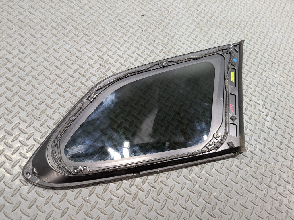 2013 - 2016 HYUNDAI SANTA FE OEM QUARTER WINDOW GLASS REAR LEFT DRIVER SIDE