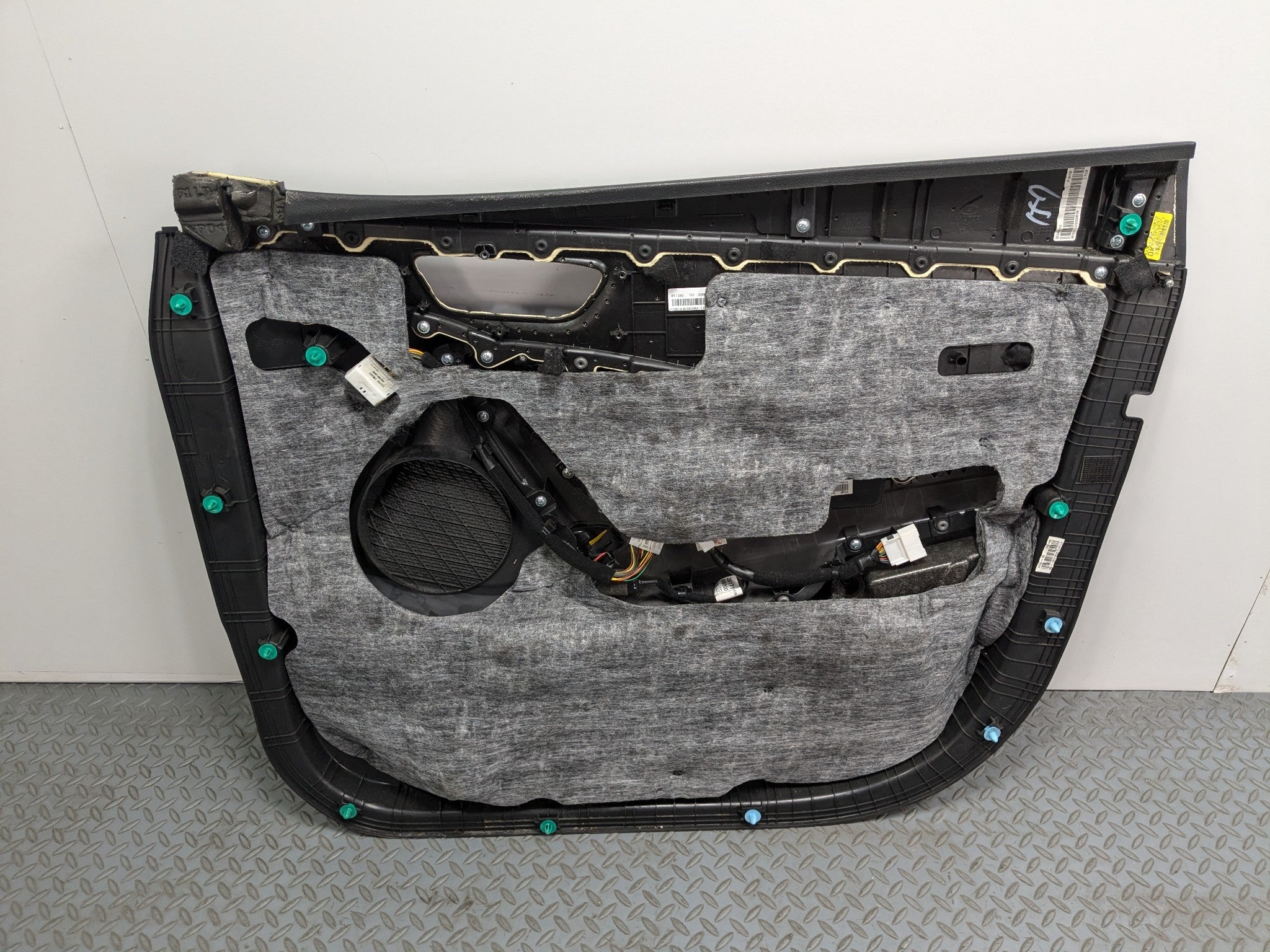 2013 - 2016 HYUNDAI SANTA FE OEM DOOR TRIM PANEL FRONT LEFT DRIVER SIDE