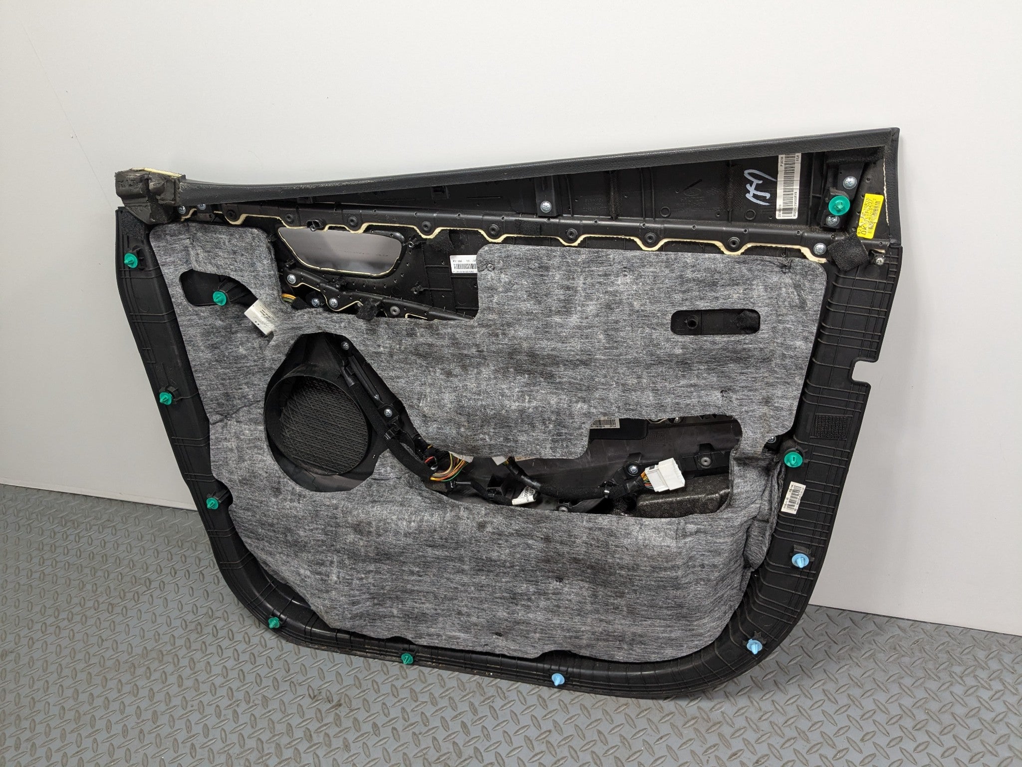 2013 - 2016 HYUNDAI SANTA FE OEM DOOR TRIM PANEL FRONT LEFT DRIVER SIDE