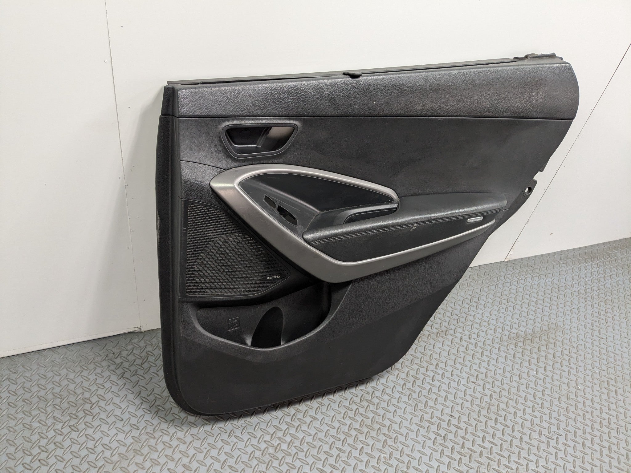 2013 - 2016 HYUNDAI SANTA FE OEM DOOR TRIM PANEL REAR RIGHT PASSENGER SIDE