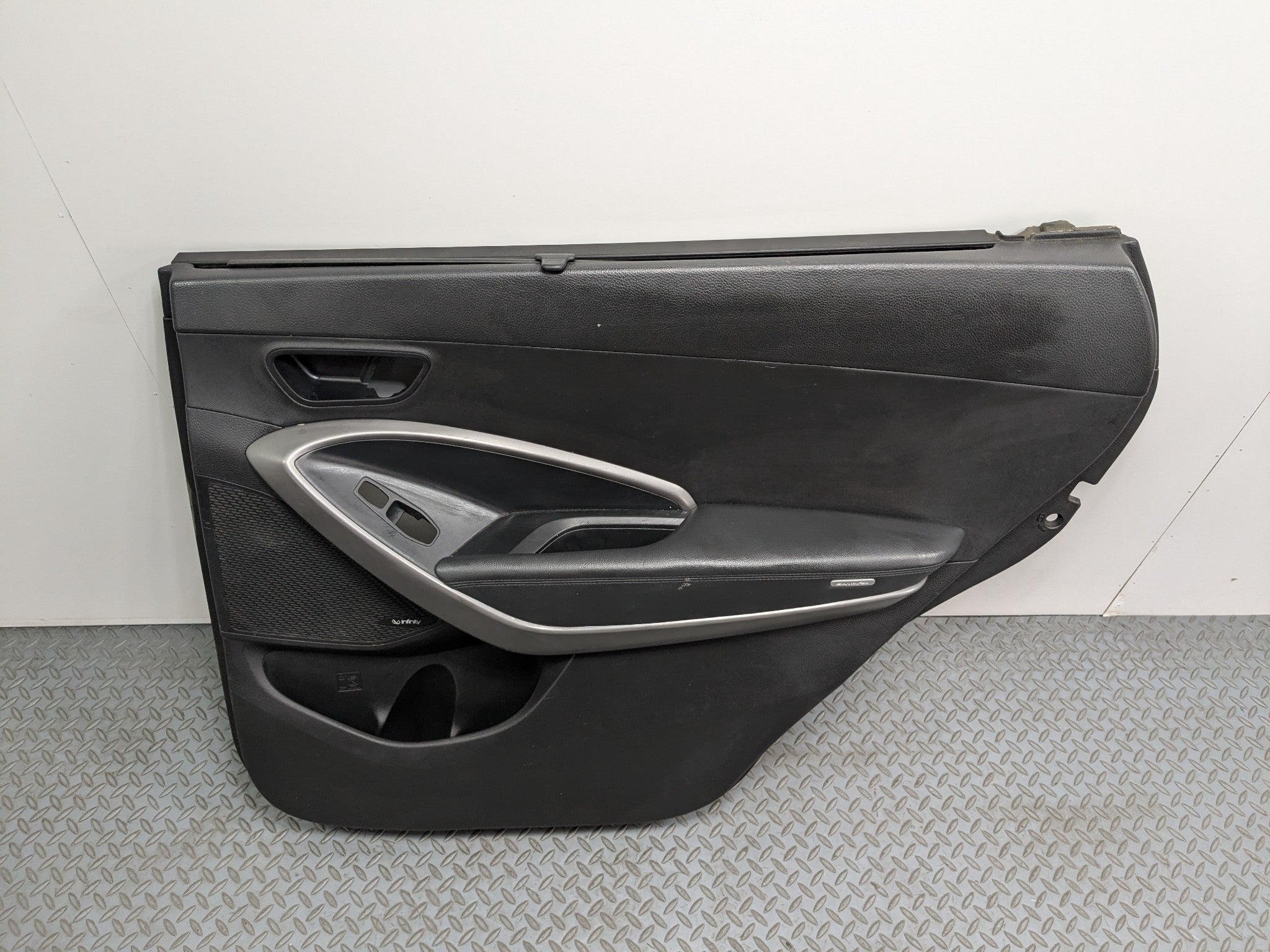 2013 - 2016 HYUNDAI SANTA FE OEM DOOR TRIM PANEL REAR RIGHT PASSENGER SIDE