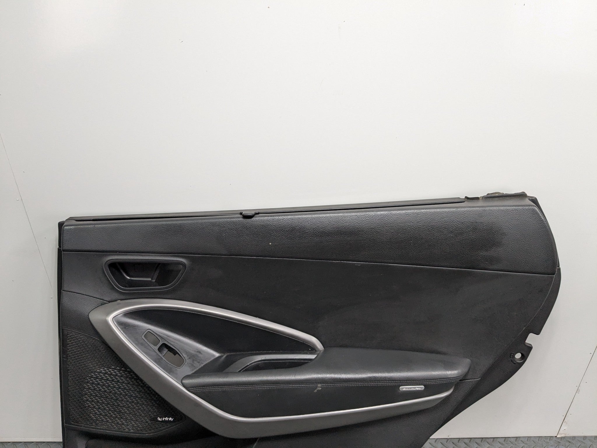 2013 - 2016 HYUNDAI SANTA FE OEM DOOR TRIM PANEL REAR RIGHT PASSENGER SIDE