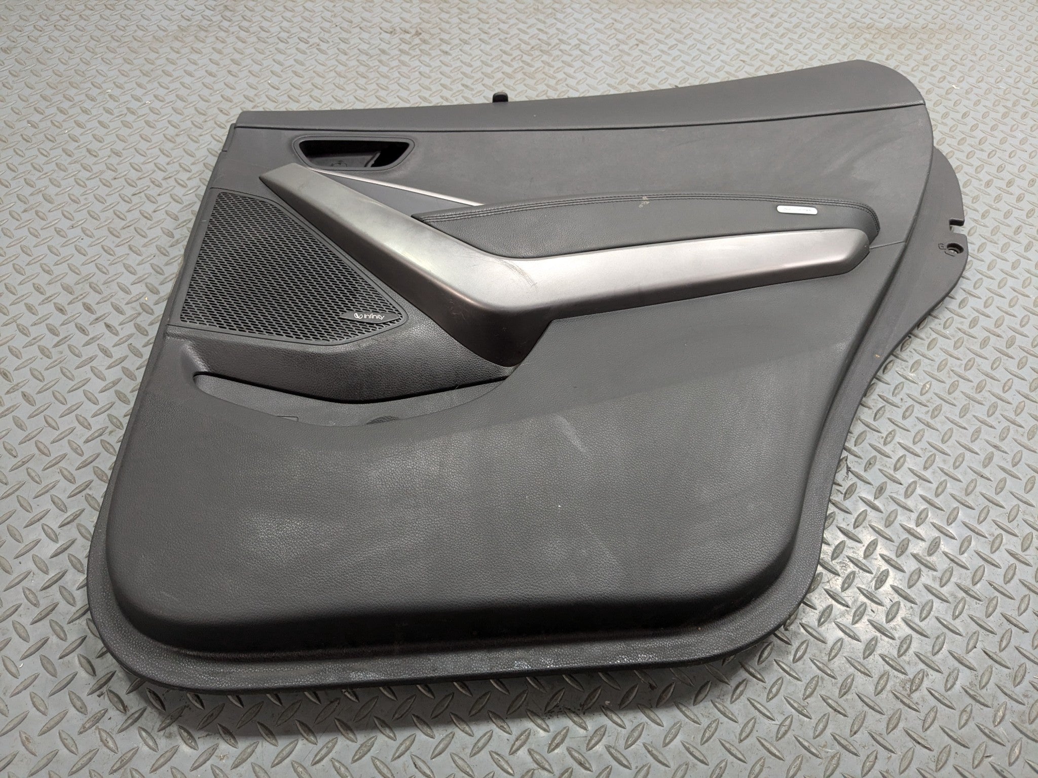 2013 - 2016 HYUNDAI SANTA FE OEM DOOR TRIM PANEL REAR RIGHT PASSENGER SIDE