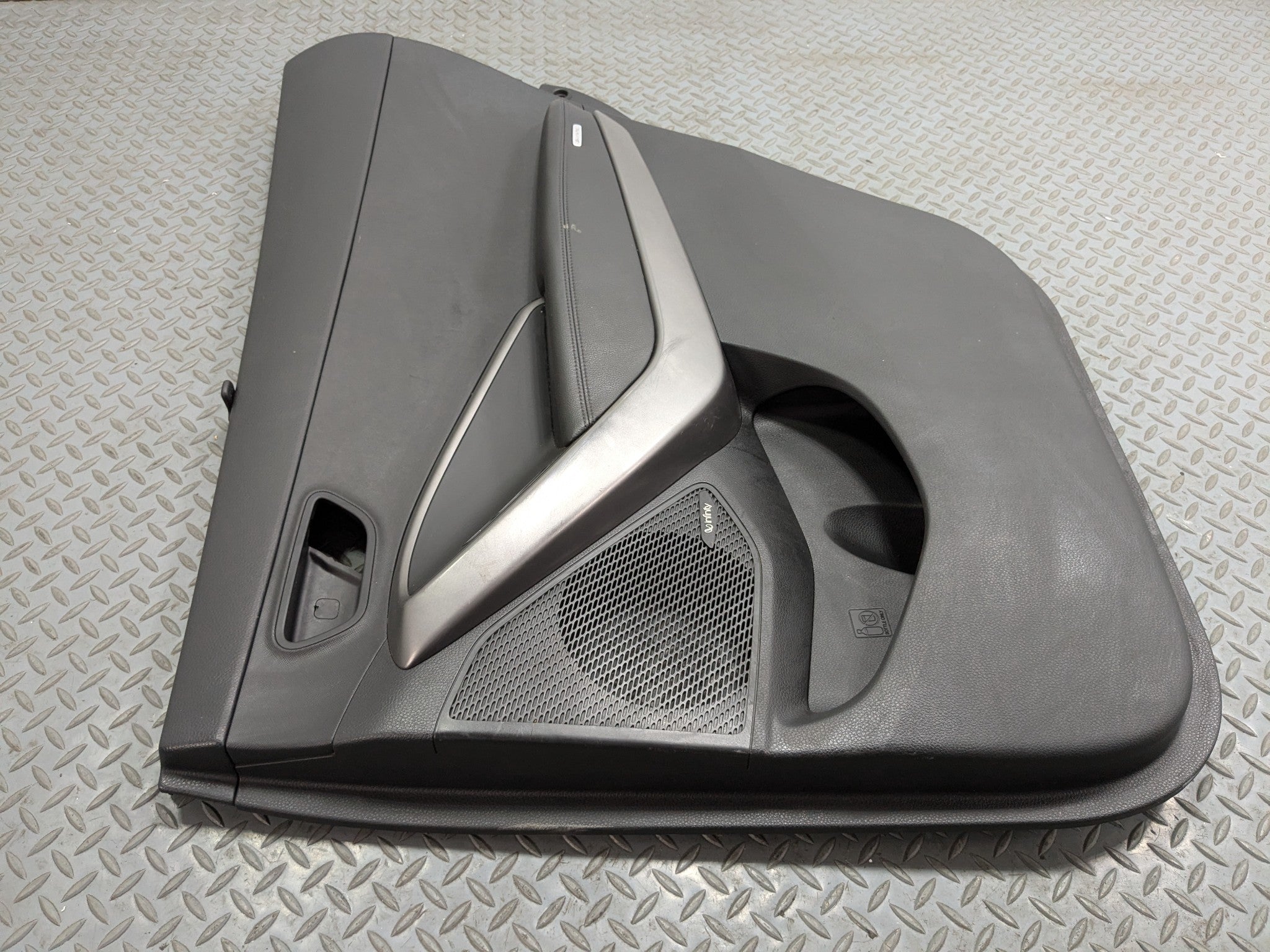 2013 - 2016 HYUNDAI SANTA FE OEM DOOR TRIM PANEL REAR RIGHT PASSENGER SIDE