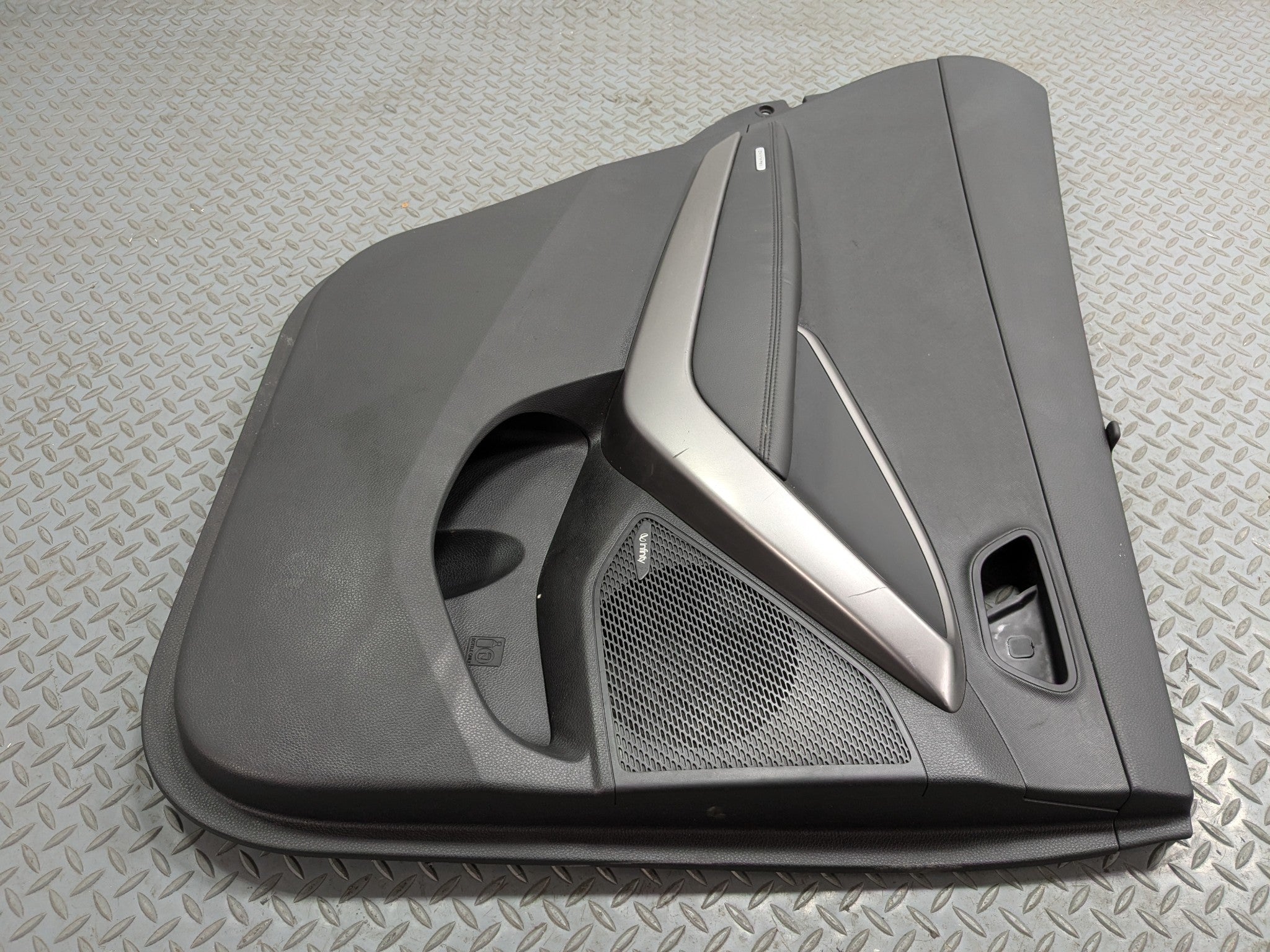 2013 - 2016 HYUNDAI SANTA FE OEM DOOR TRIM PANEL REAR LEFT DRIVER SIDE