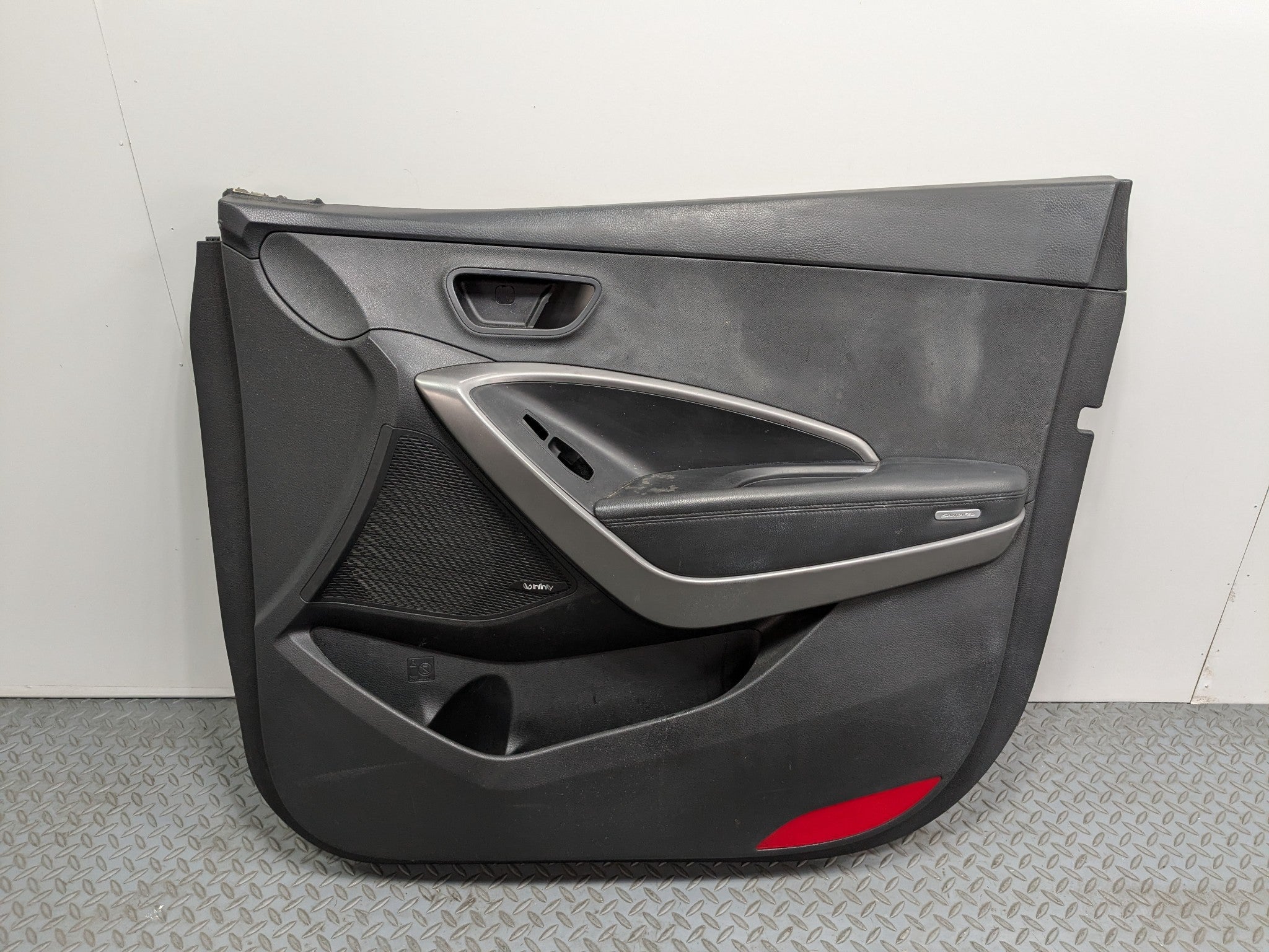 2013 - 2016 HYUNDAI SANTA FE OEM DOOR TRIM PANEL FRONT RIGHT PASSENGER SIDE
