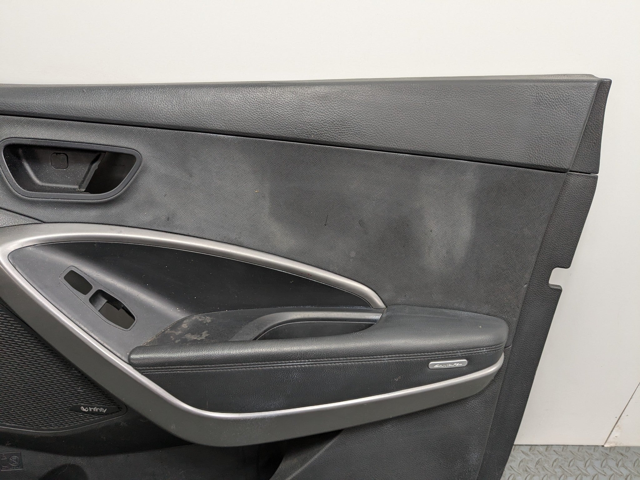 2013 - 2016 HYUNDAI SANTA FE OEM DOOR TRIM PANEL FRONT RIGHT PASSENGER SIDE