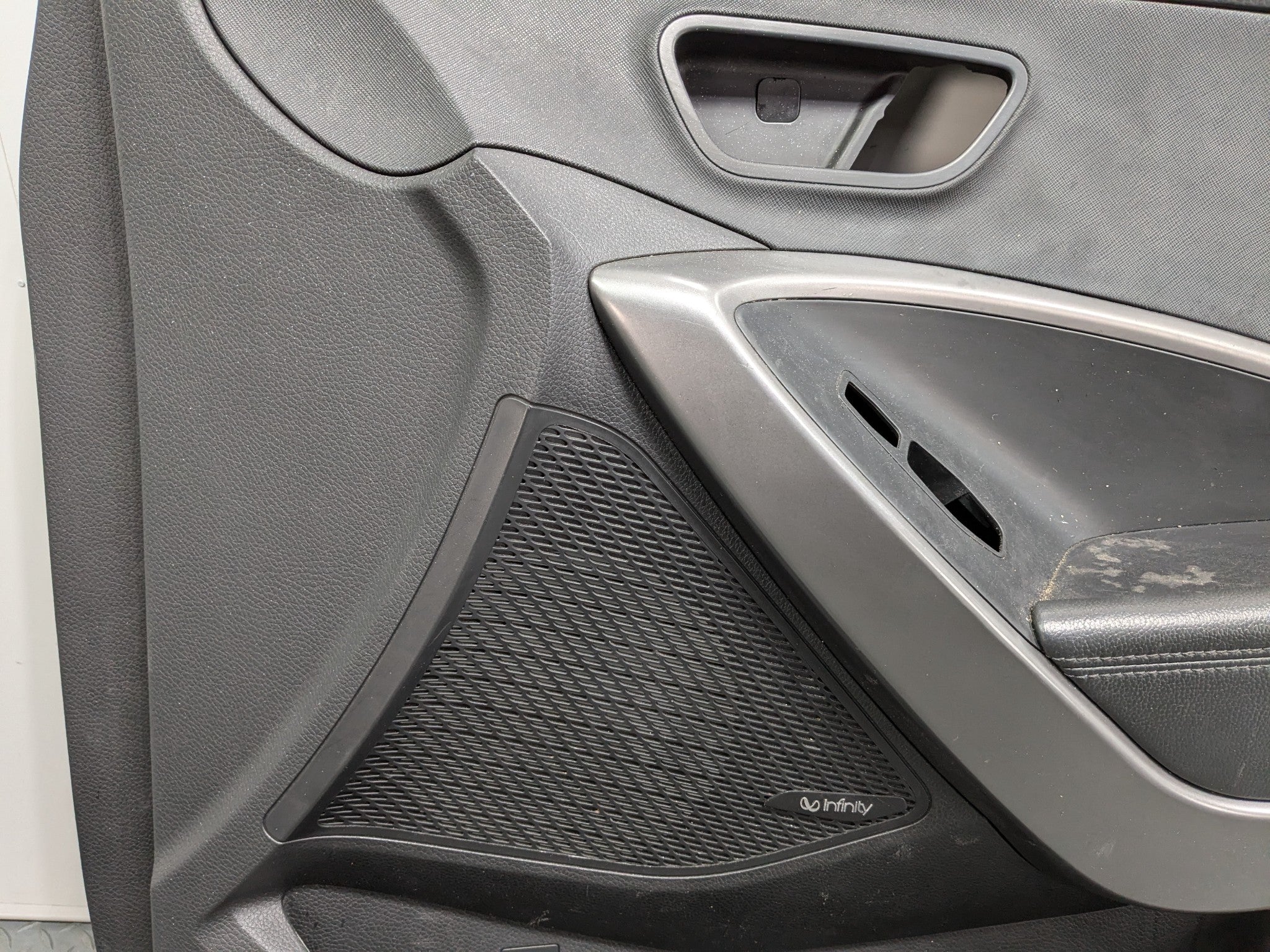 2013 - 2016 HYUNDAI SANTA FE OEM DOOR TRIM PANEL FRONT RIGHT PASSENGER SIDE