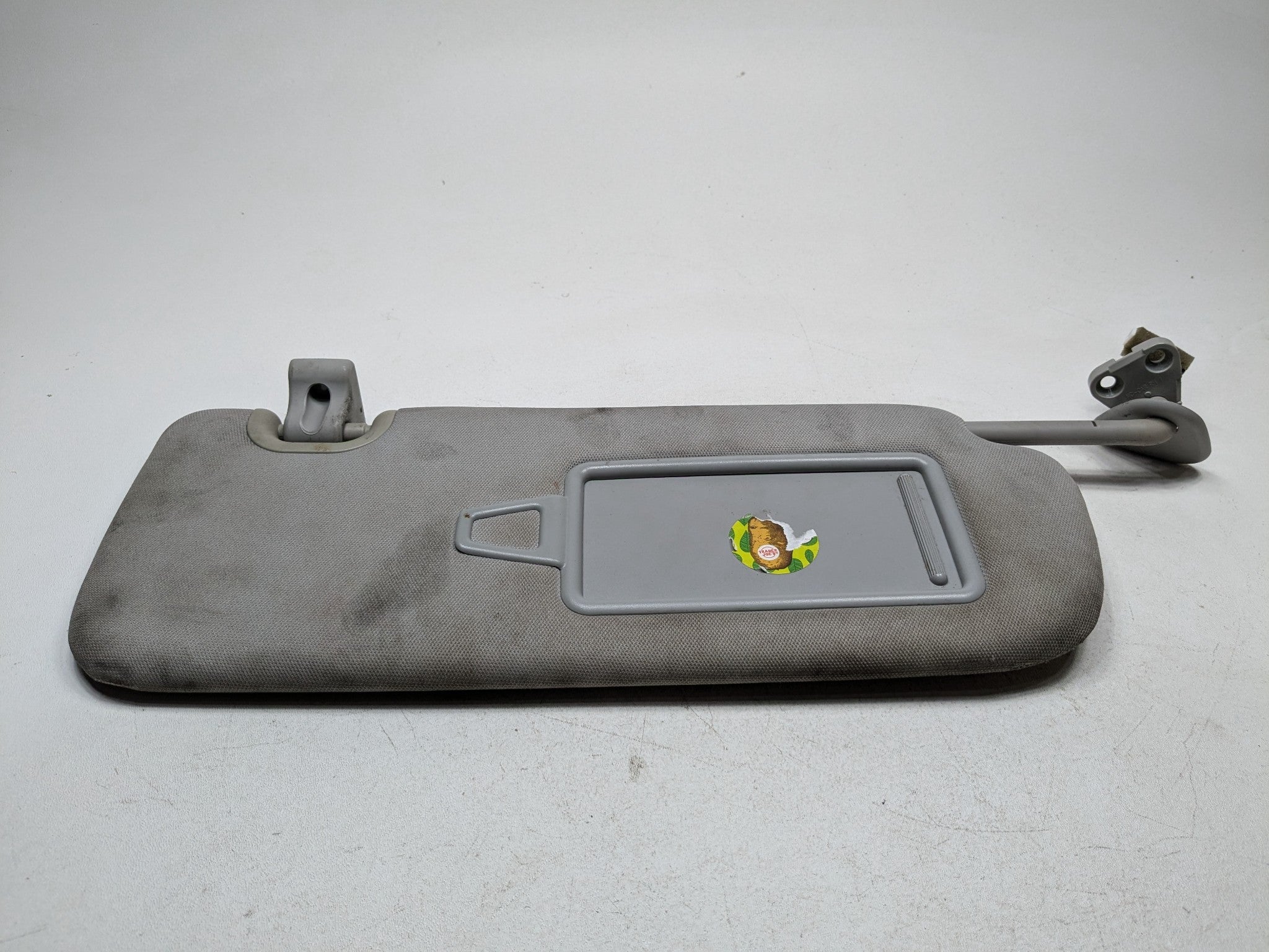2013 - 2016 HYUNDAI SANTA FE OEM SUN VISOR INTERIOR UPPER ROOF FRONT RIGHT SIDE
