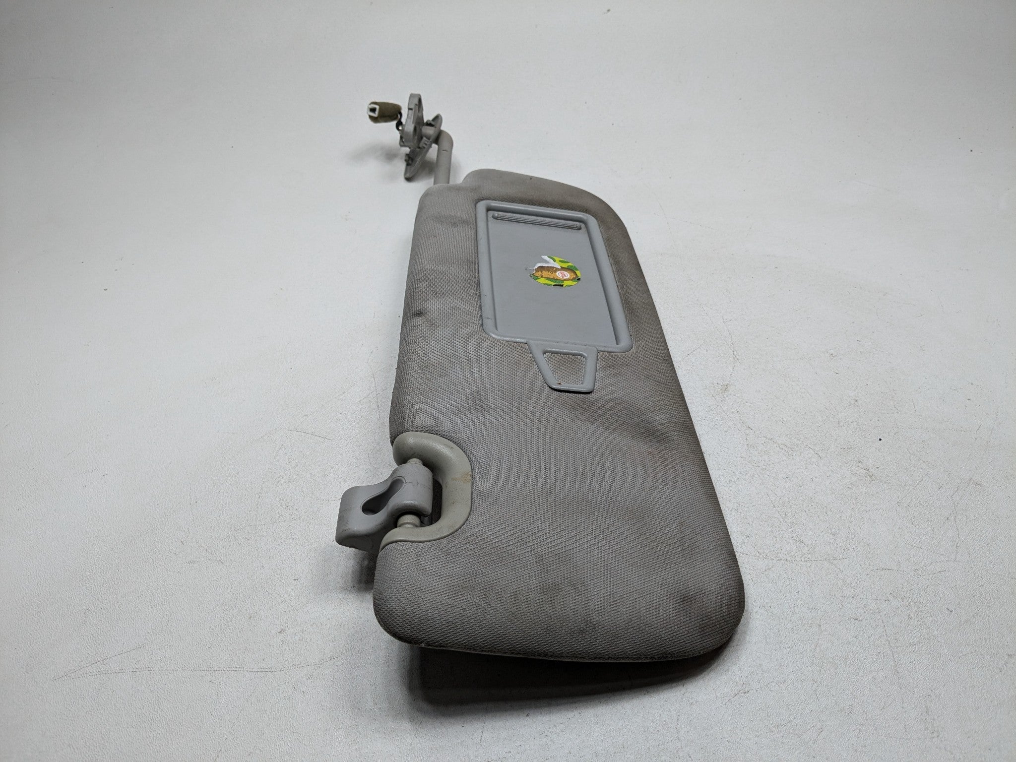 2013 - 2016 HYUNDAI SANTA FE OEM SUN VISOR INTERIOR UPPER ROOF FRONT RIGHT SIDE