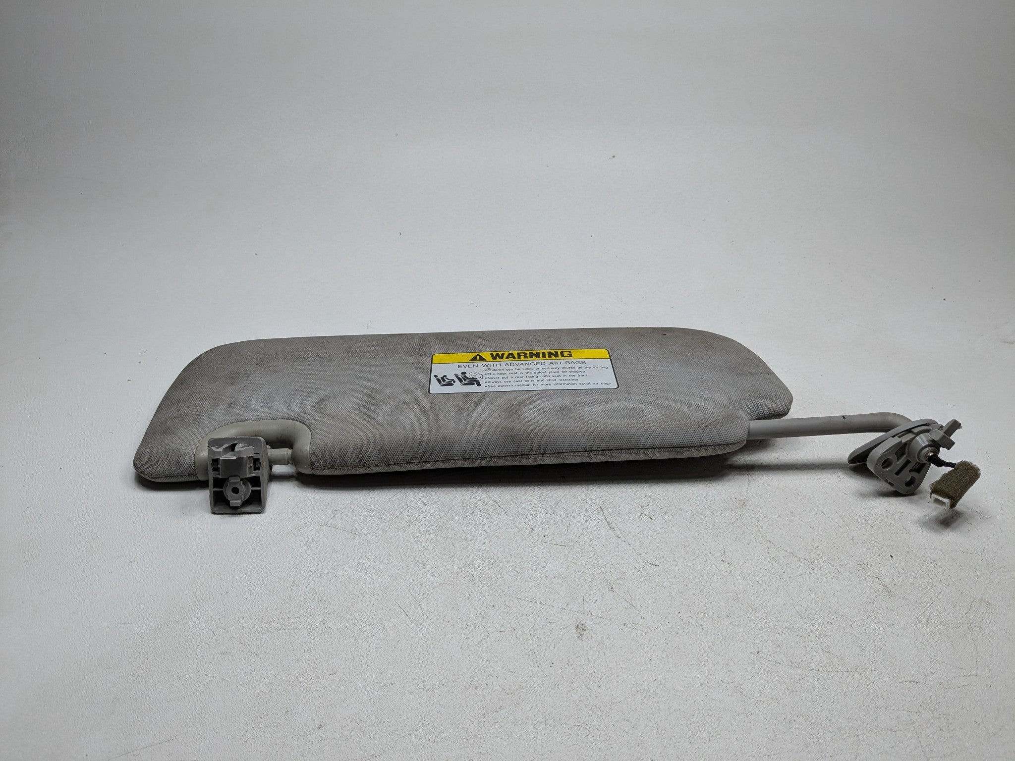 2013 - 2016 HYUNDAI SANTA FE OEM SUN VISOR INTERIOR UPPER ROOF FRONT RIGHT SIDE