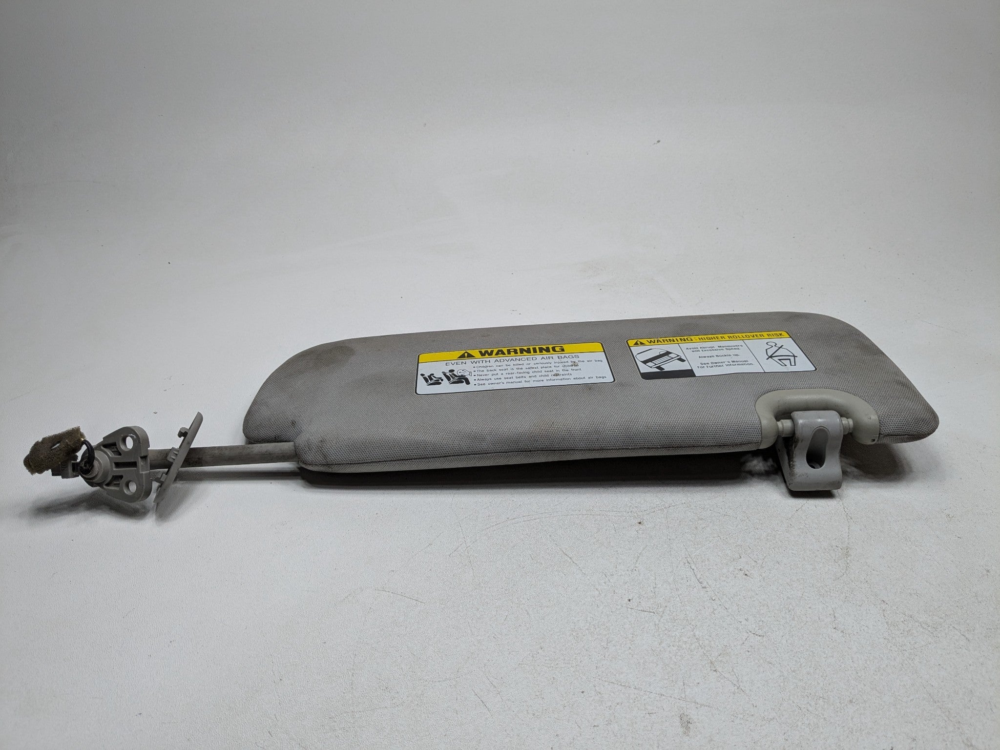 2013 - 2016 HYUNDAI SANTA FE OEM SUN VISOR INTERIOR UPPER ROOF FRONT LEFT SIDE