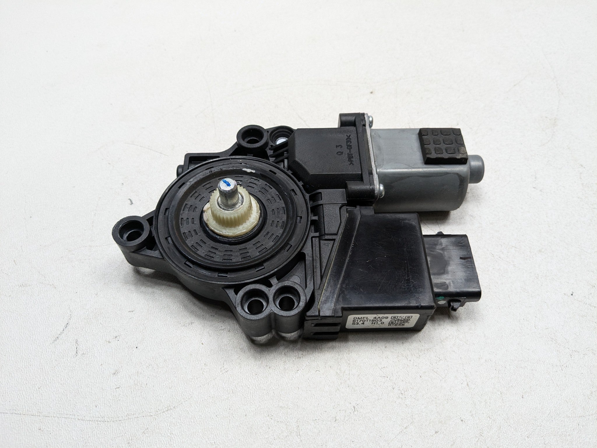 2013 - 2016 HYUNDAI SANTA FE OEM POWER WINDOW MOTOR FRONT LEFT DRIVER SIDE