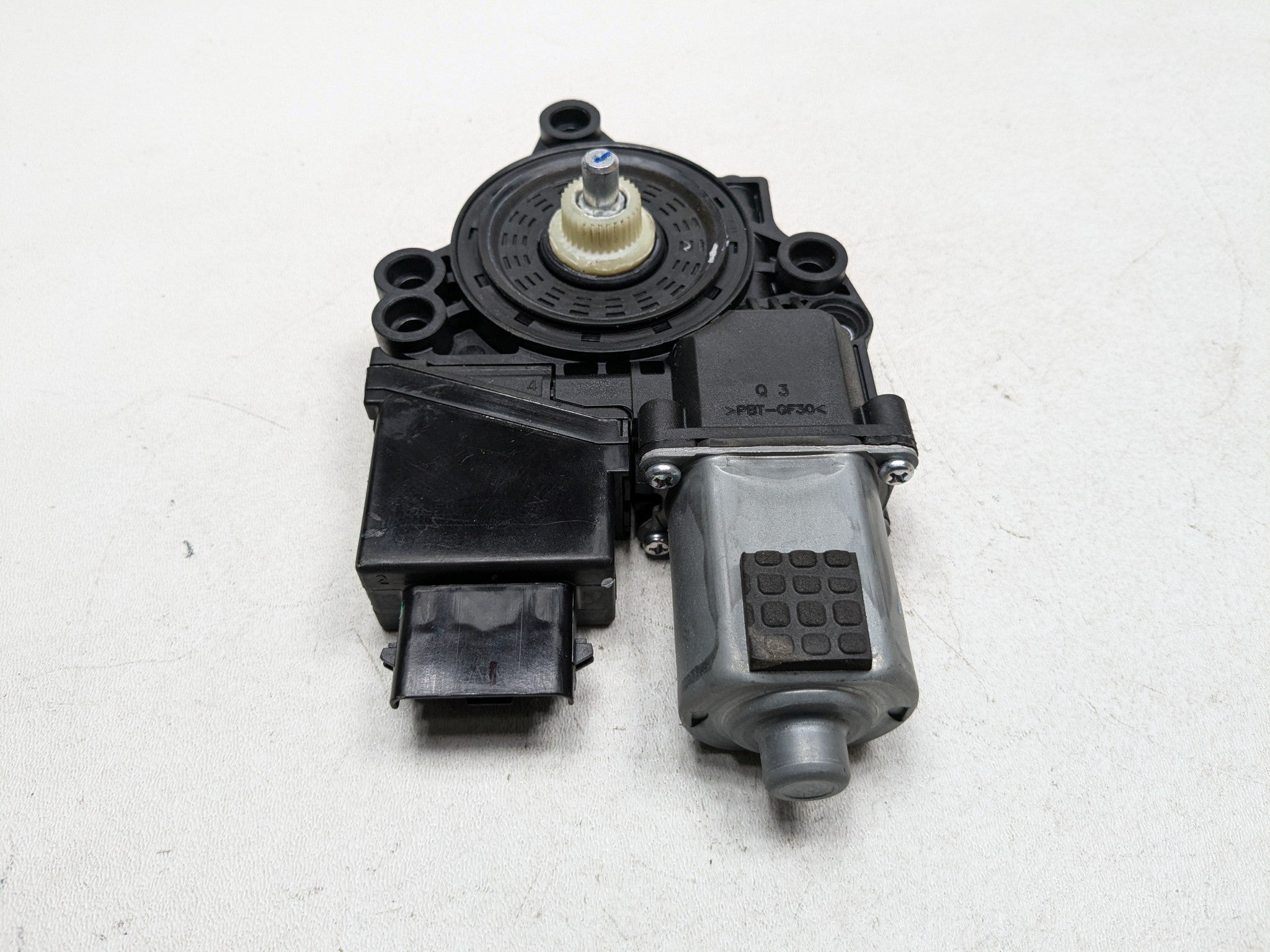 2013 - 2016 HYUNDAI SANTA FE OEM POWER WINDOW MOTOR FRONT LEFT DRIVER SIDE