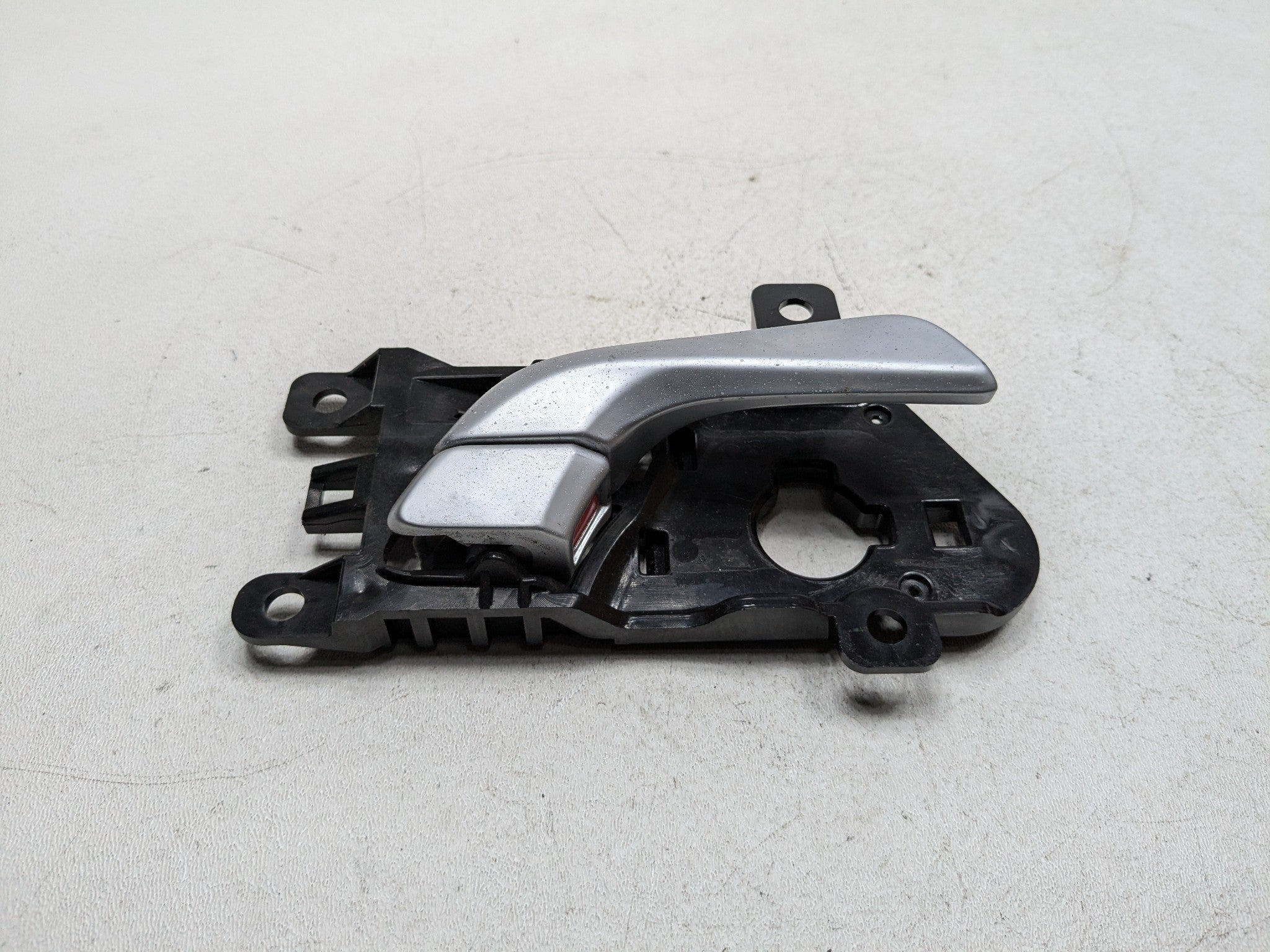 2013 - 2016 HYUNDAI SANTA FE OEM INTERIOR DOOR HANDLE FRONT RIGHT PASSENGER SIDE