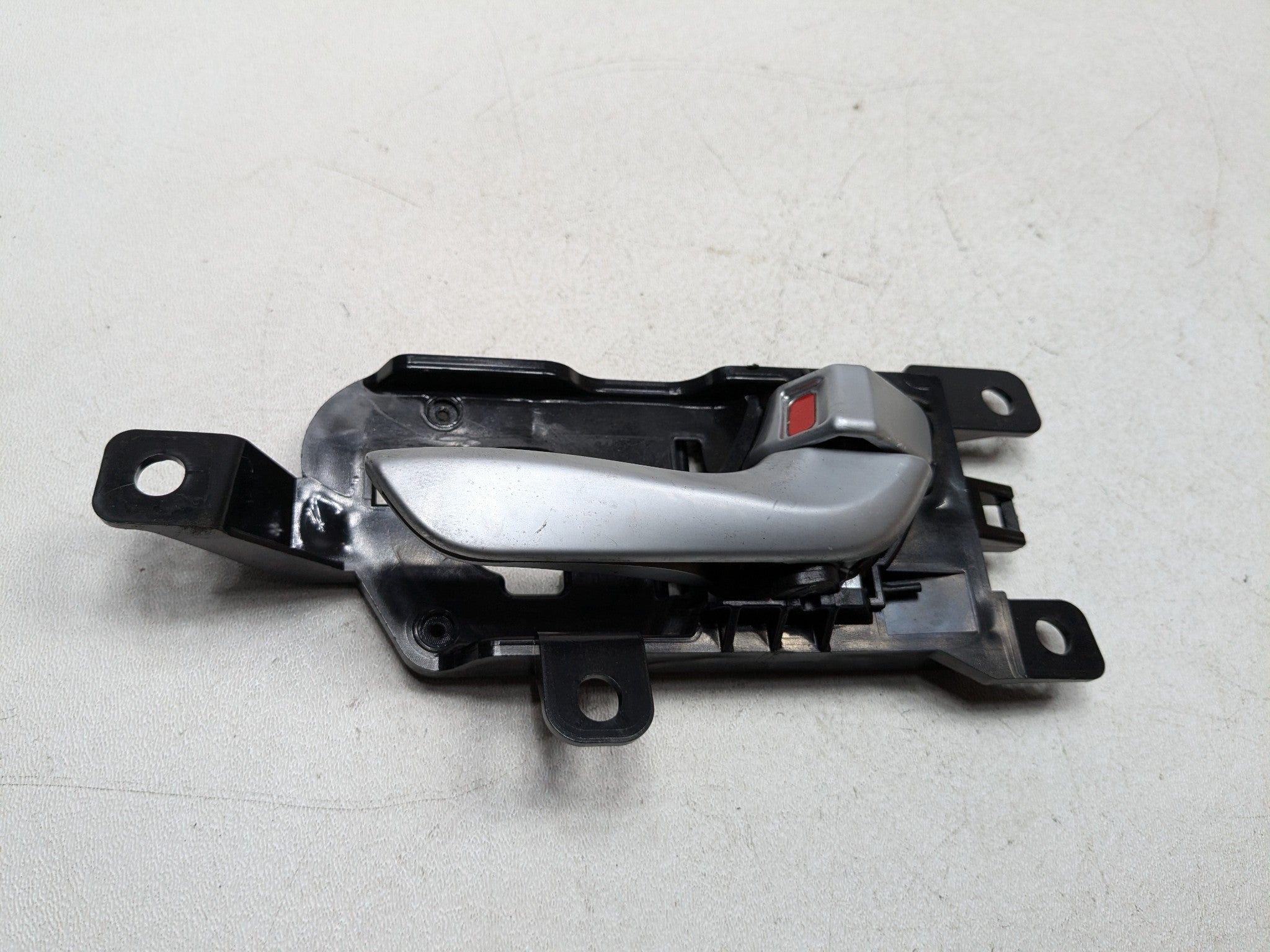2013 - 2016 HYUNDAI SANTA FE OEM INTERIOR DOOR HANDLE REAR RIGHT PASSENGER SIDE