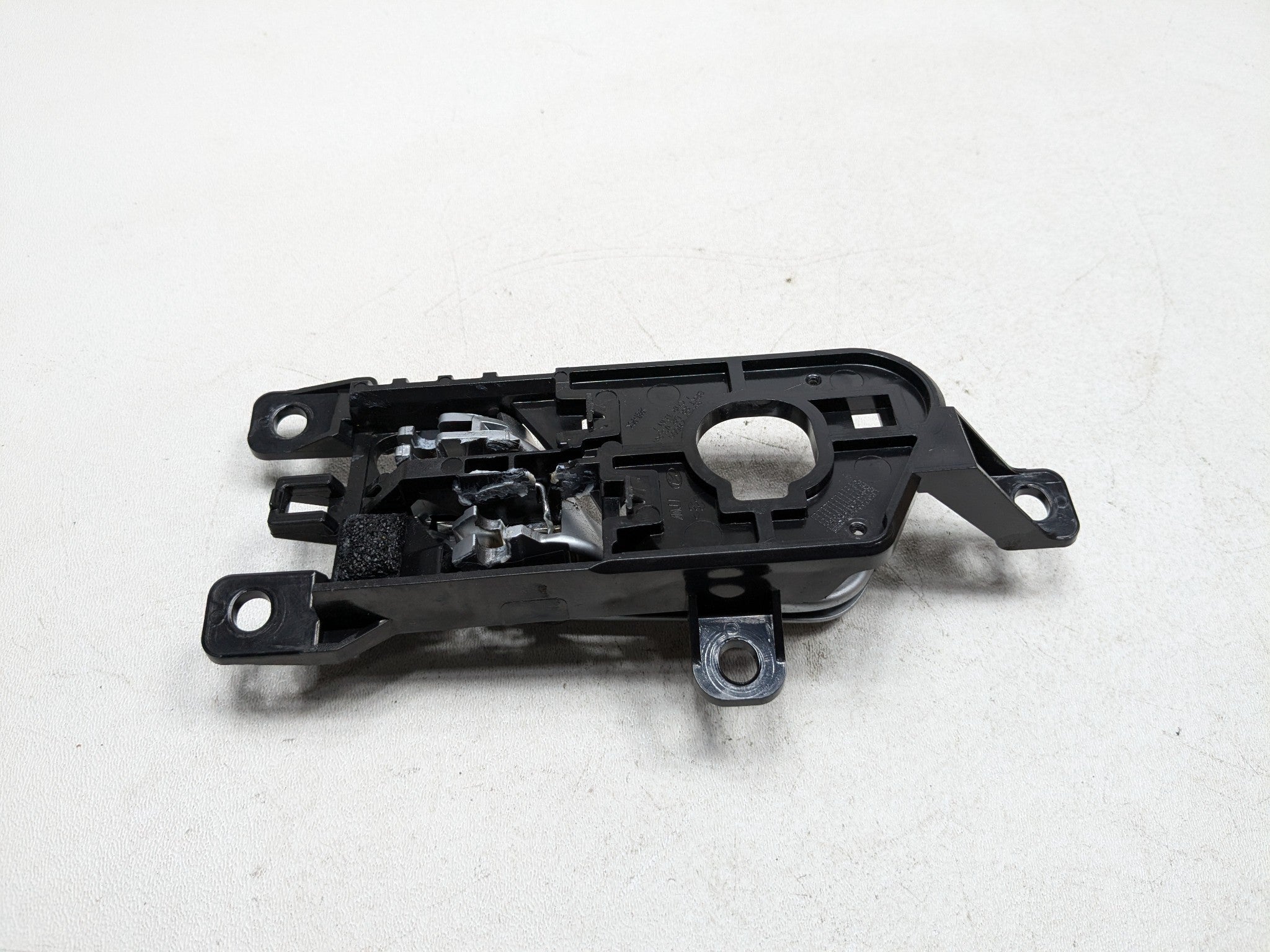 2013 - 2016 HYUNDAI SANTA FE OEM INTERIOR DOOR HANDLE REAR RIGHT PASSENGER SIDE