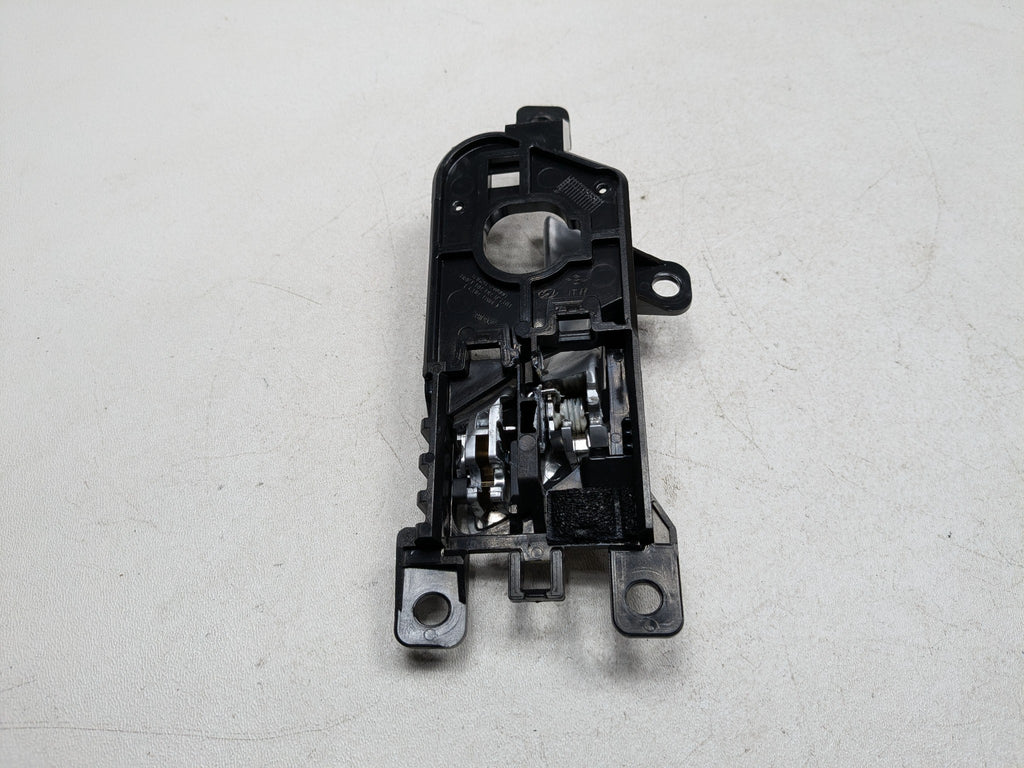 2013 - 2016 HYUNDAI SANTA FE OEM INTERIOR DOOR HANDLE REAR RIGHT PASSENGER SIDE